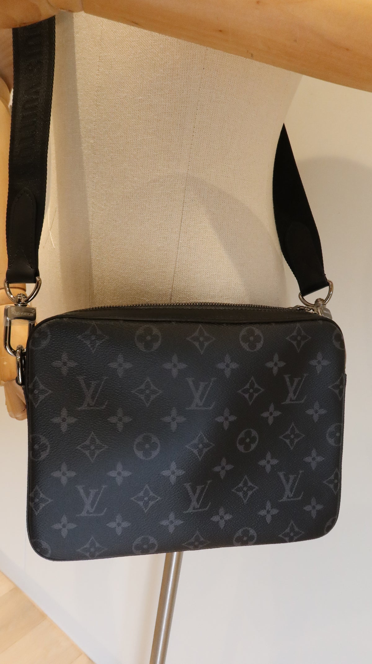 Louis Vuitton Trio Messenger Bag