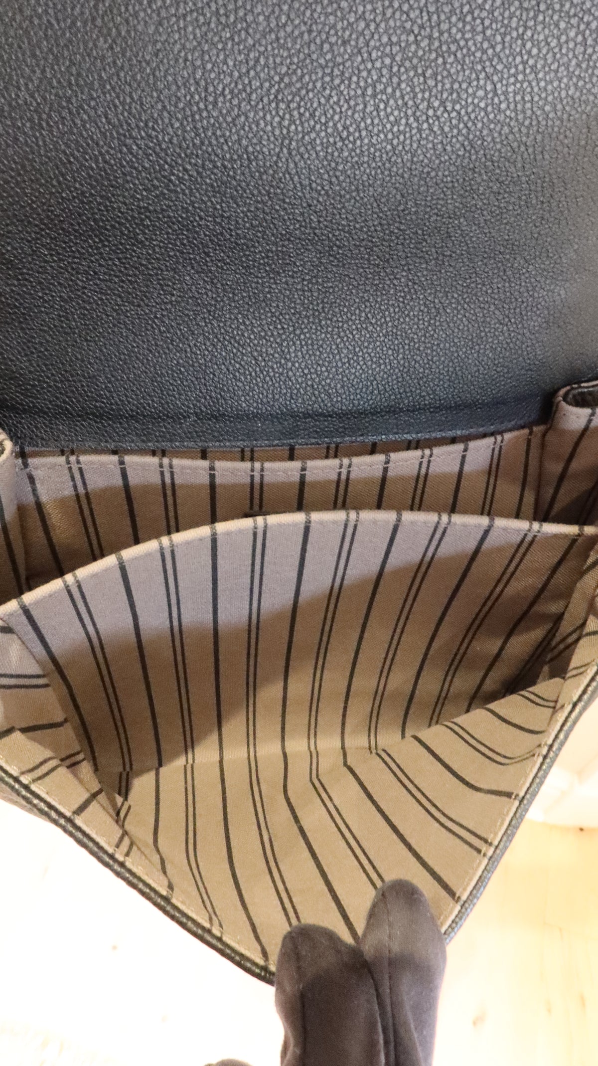 Louis Vuitton Pochette Metis Bag