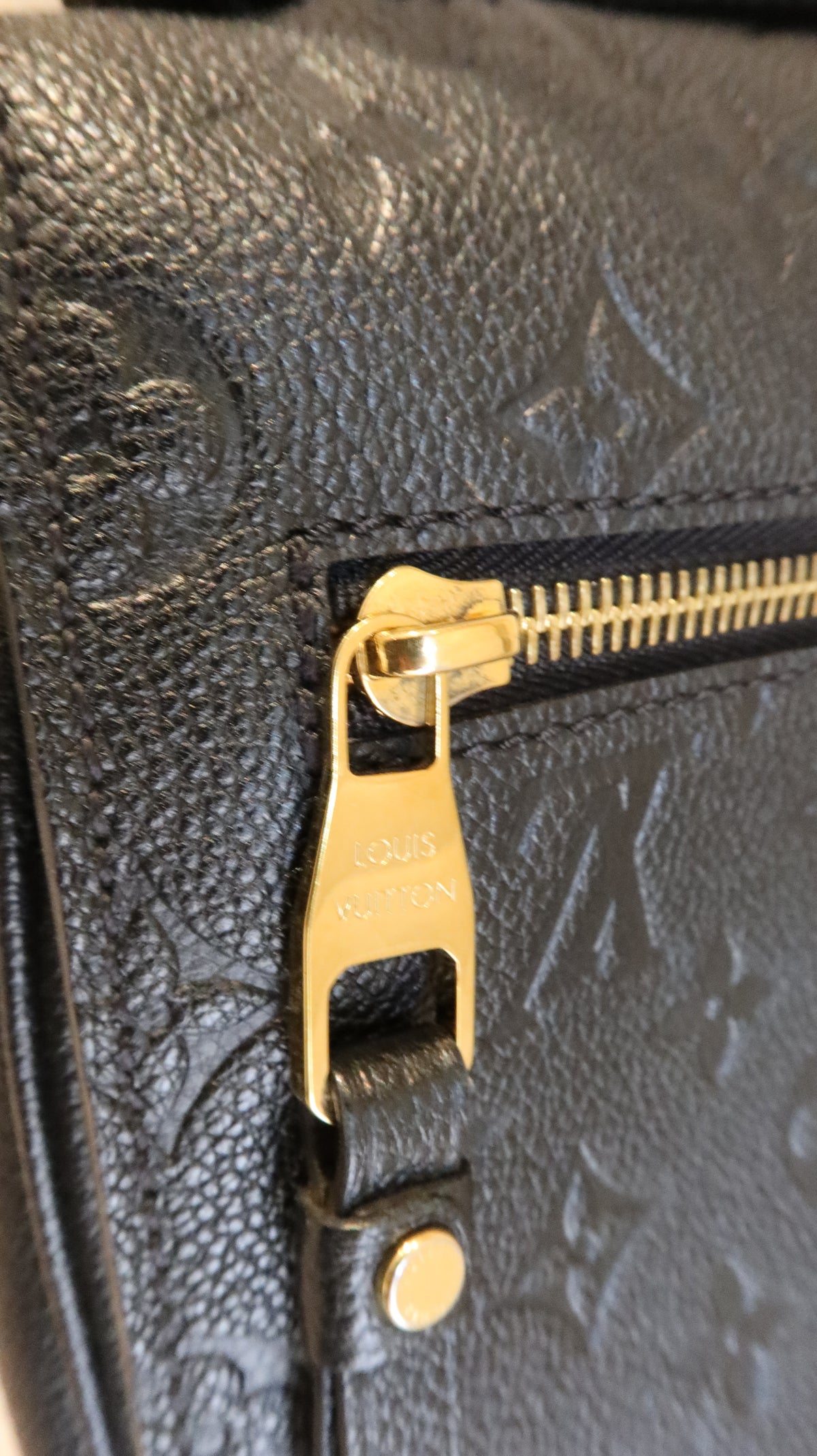 Louis Vuitton Pochette Metis Bag