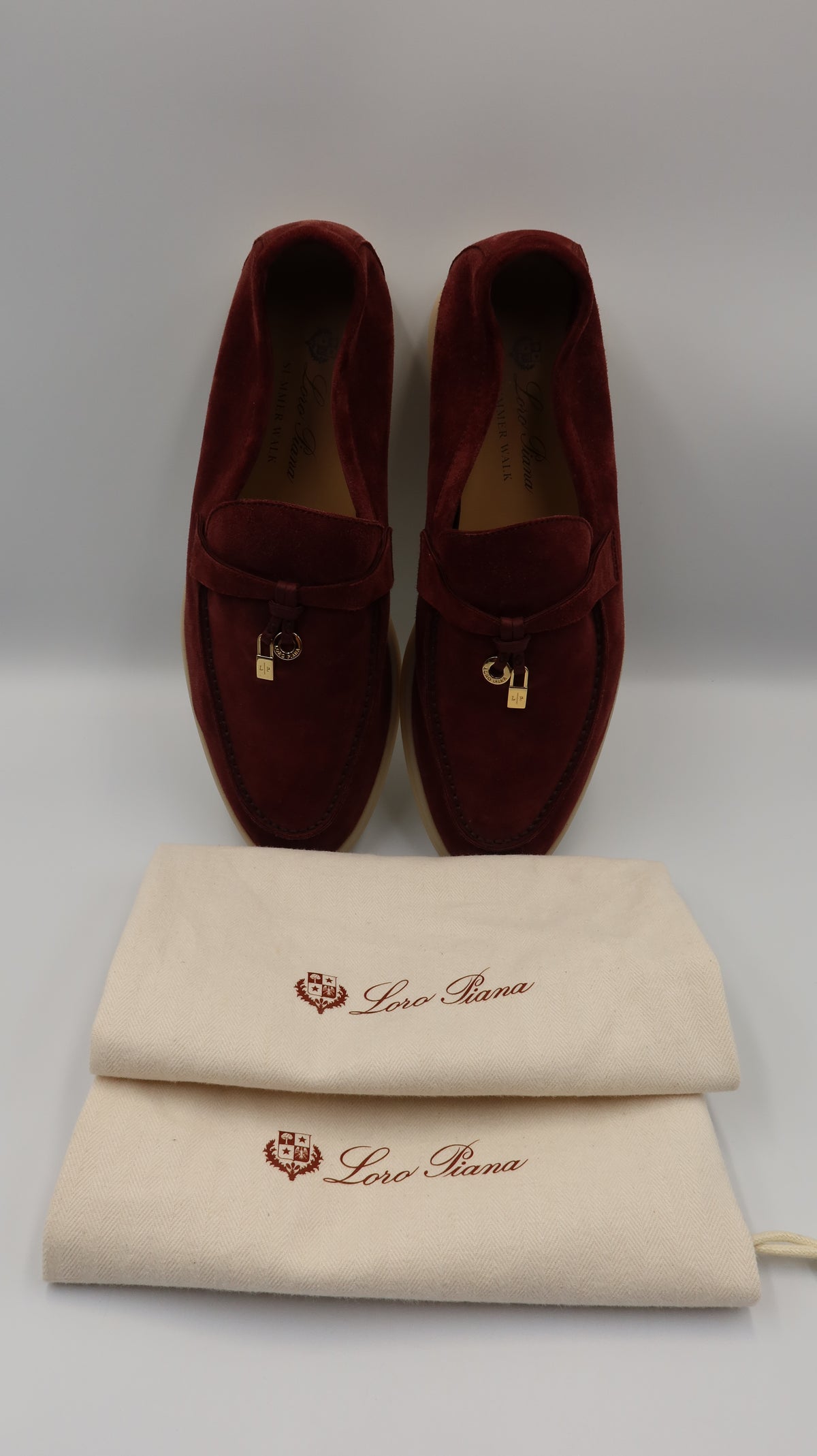 Loro Piana Summer Walks (EU37.5)