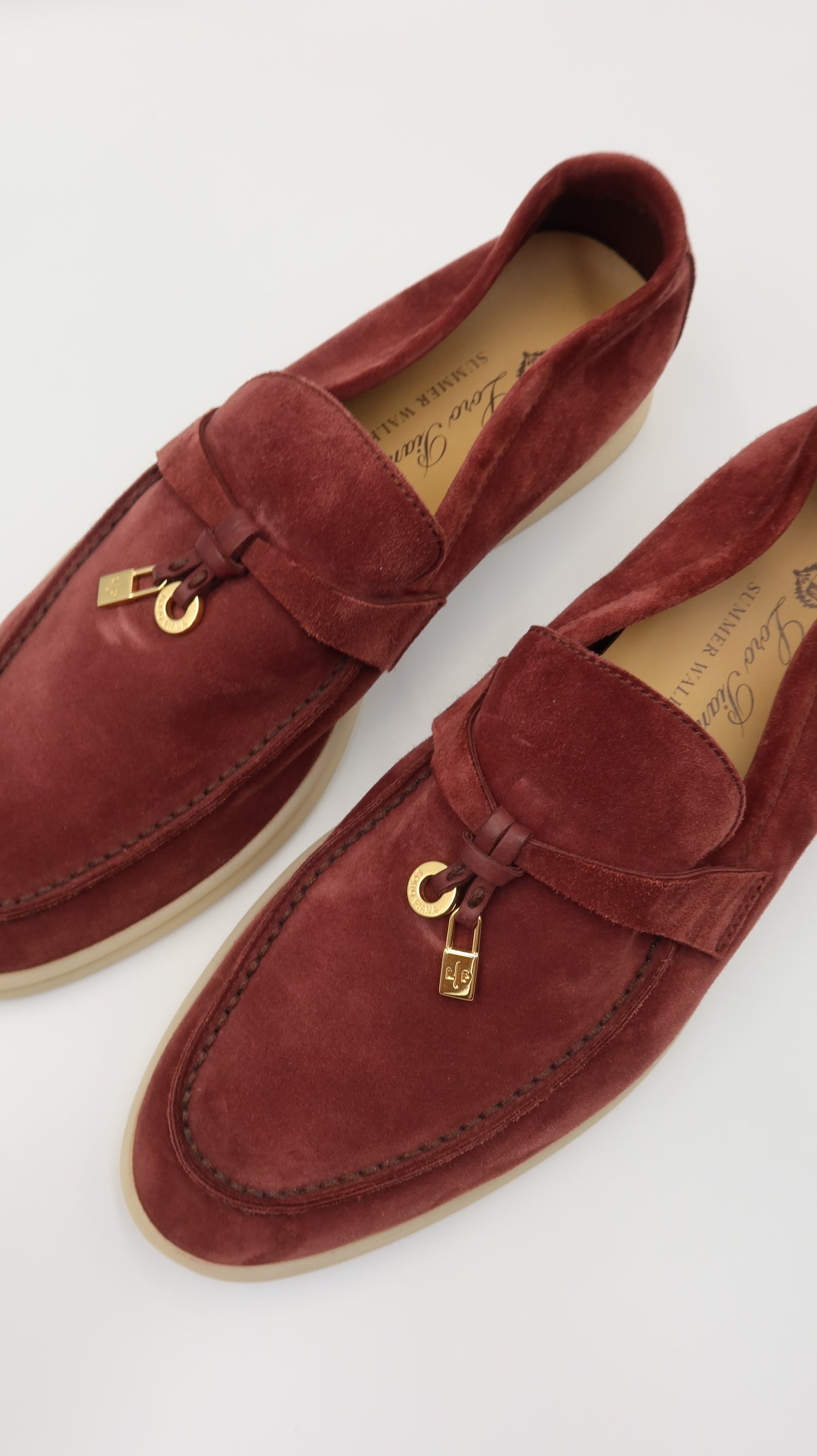 Loro Piana Summer Walks (EU37.5)