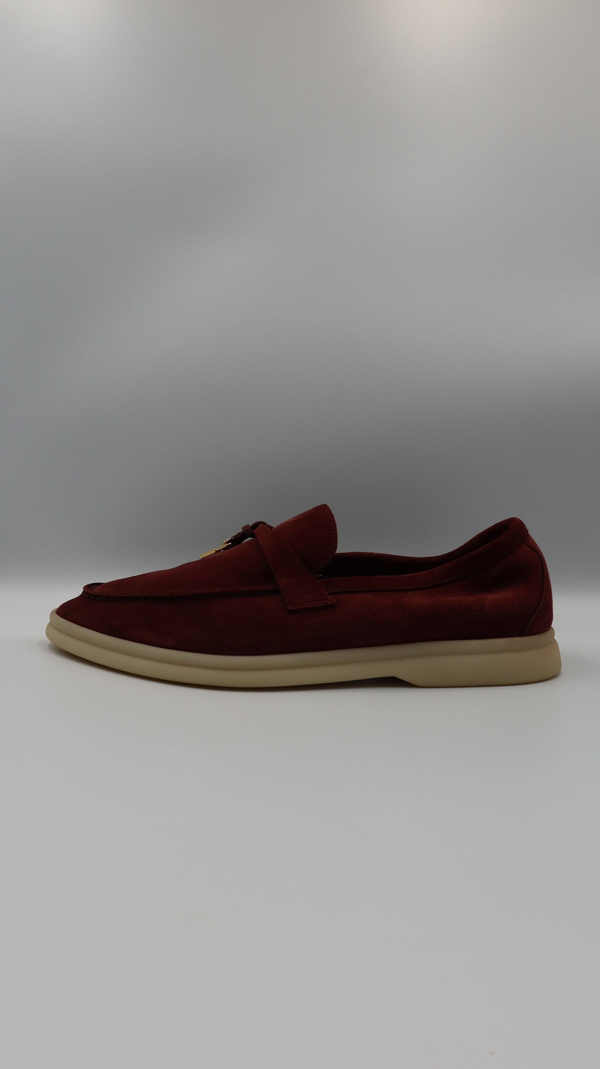 Loro Piana Summer Walks (EU37.5)