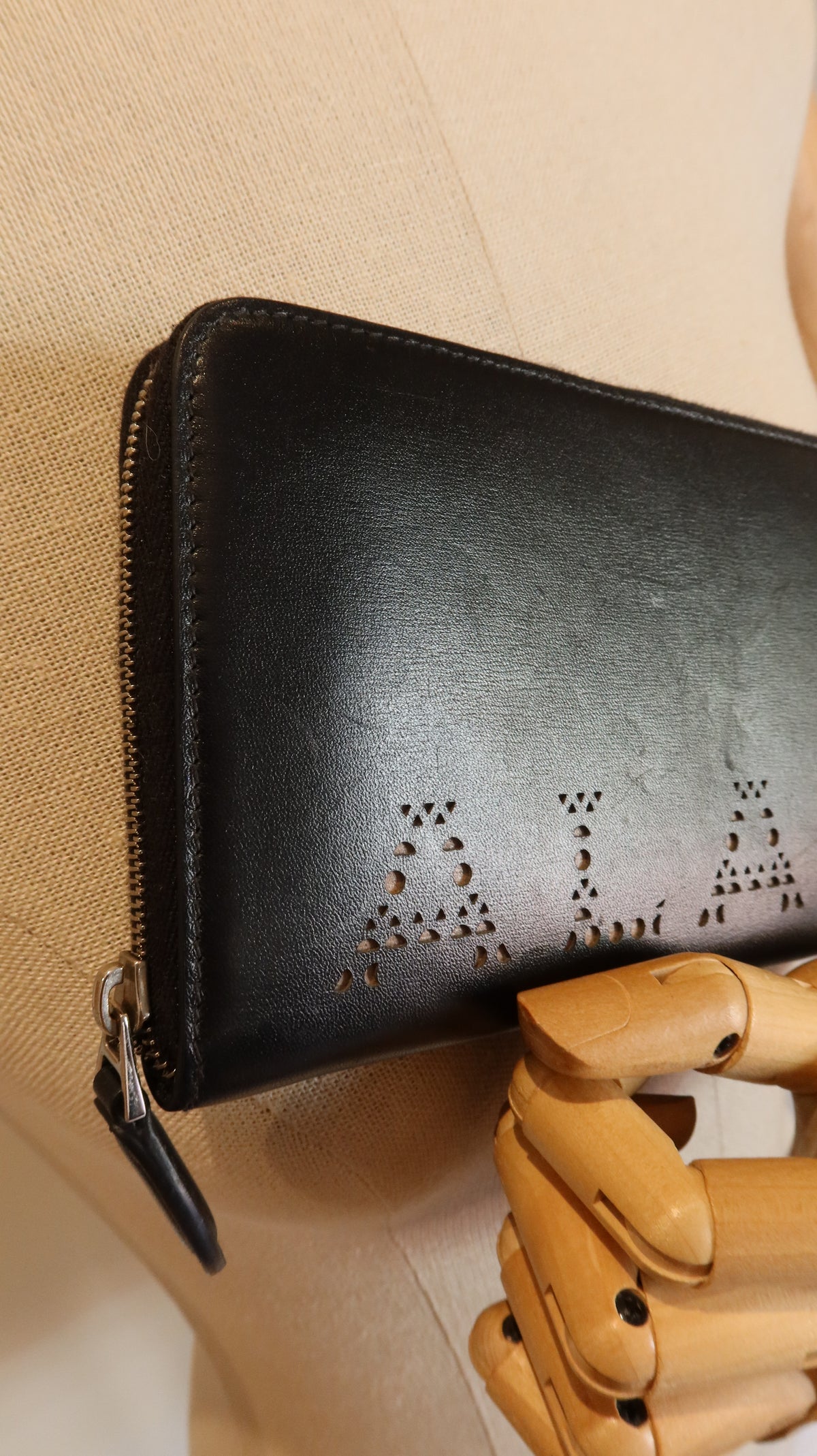 ALAÏA Zippy Wallet
