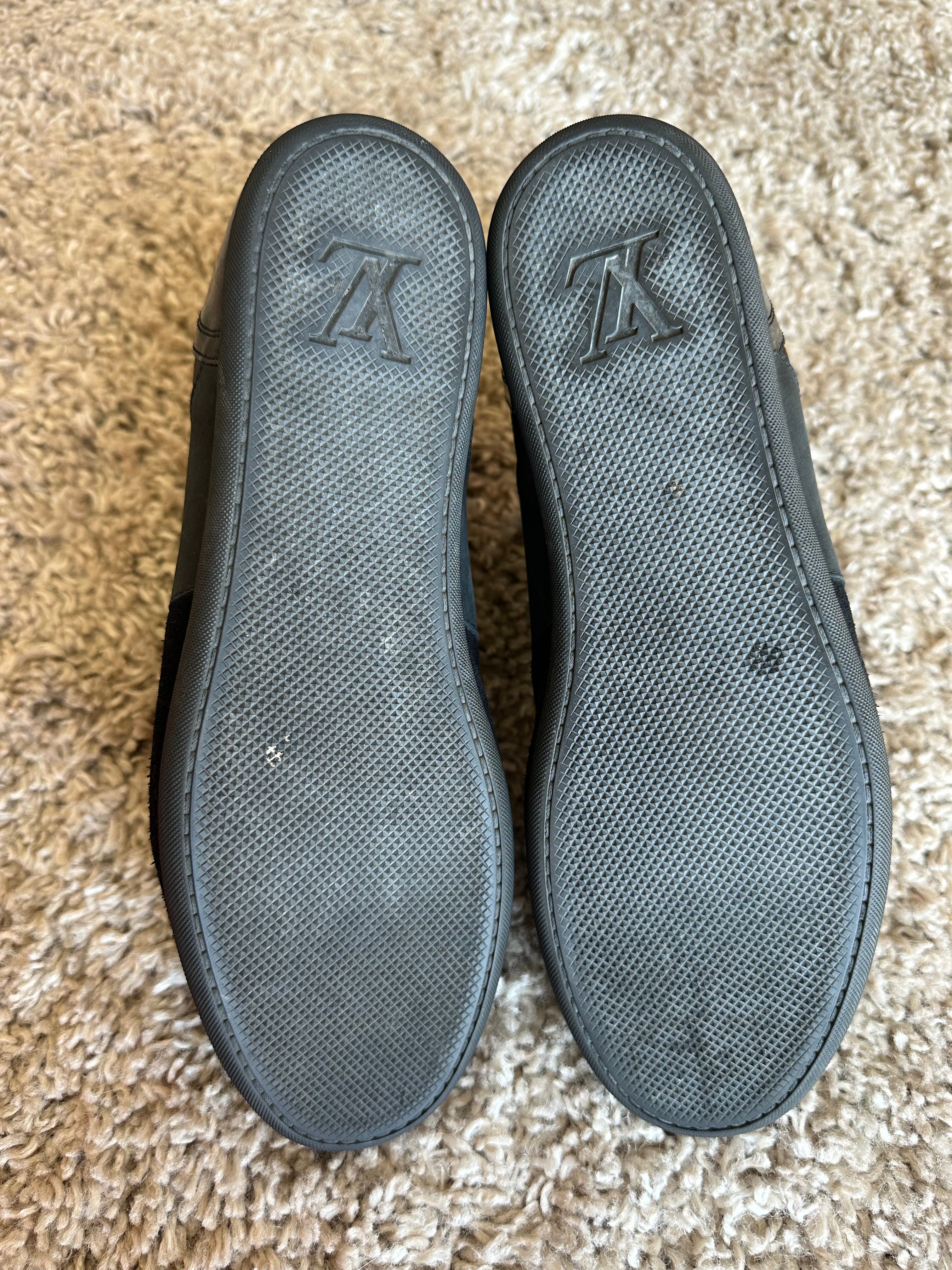 Louis Vuitton Sneakers (EU39.5)