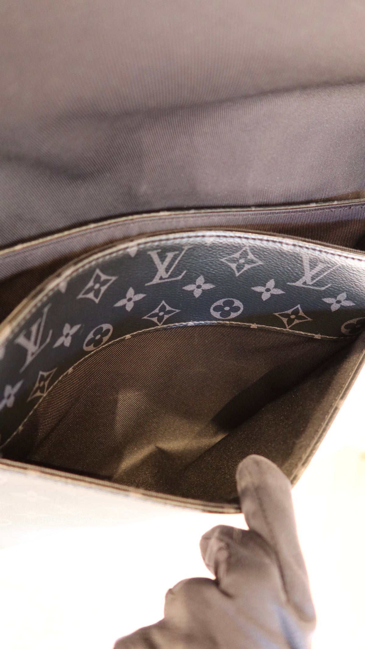 Louis Vuitton District PM Messenger Bag