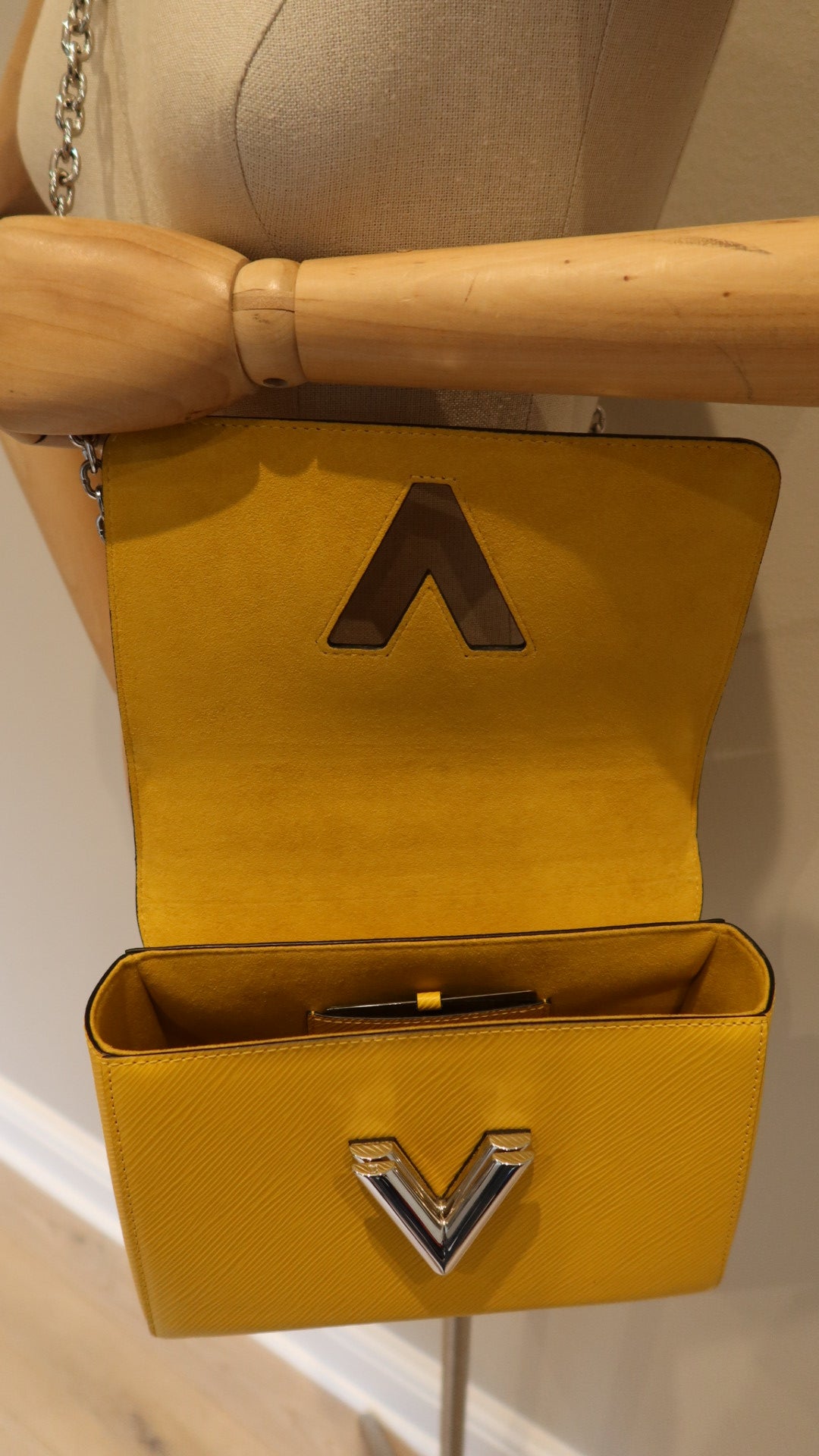 Louis Vuitton Twist MM Bag