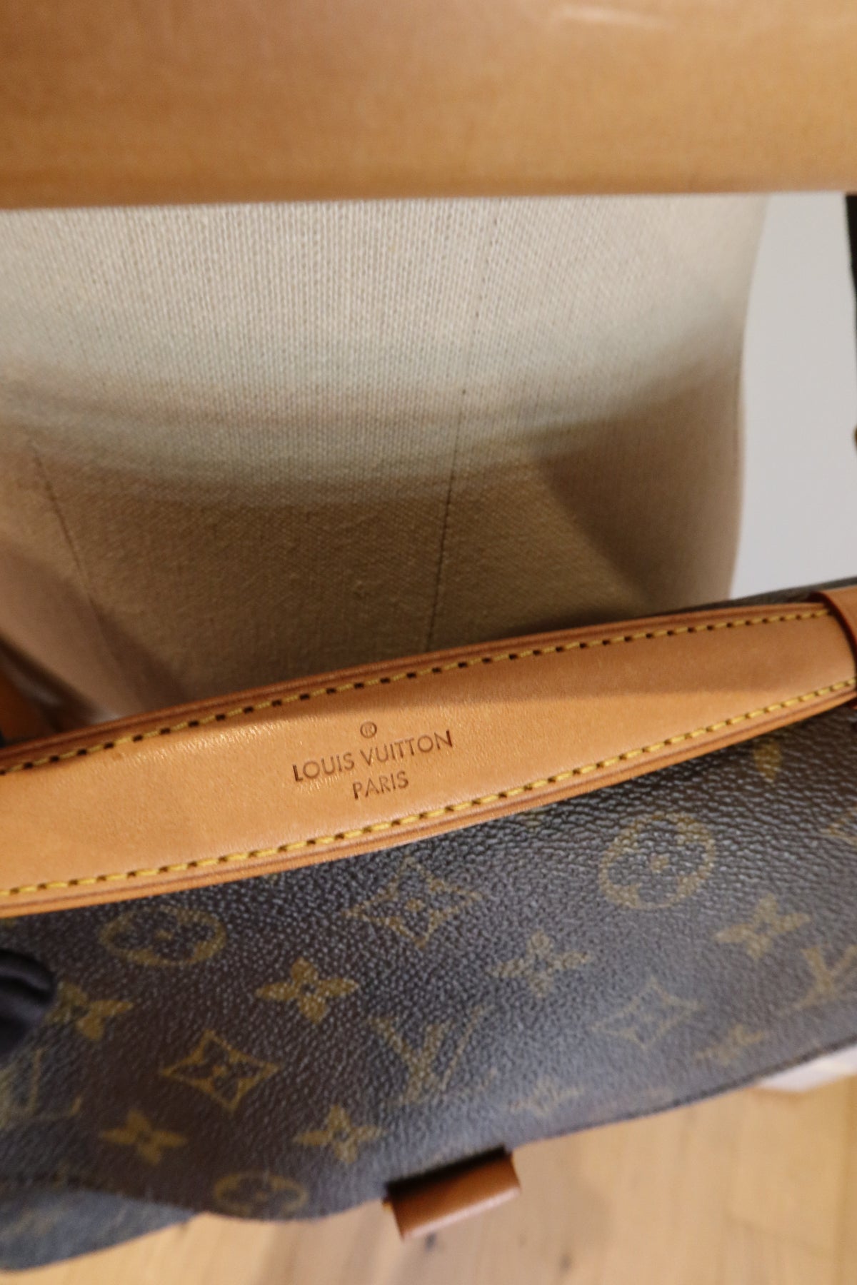 Louis Vuitton Pochette Metis Bag