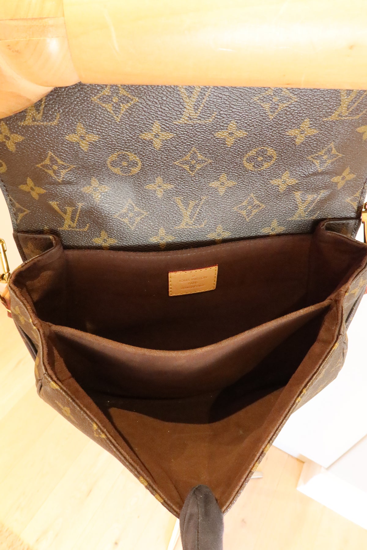 Louis Vuitton Pochette Metis Bag