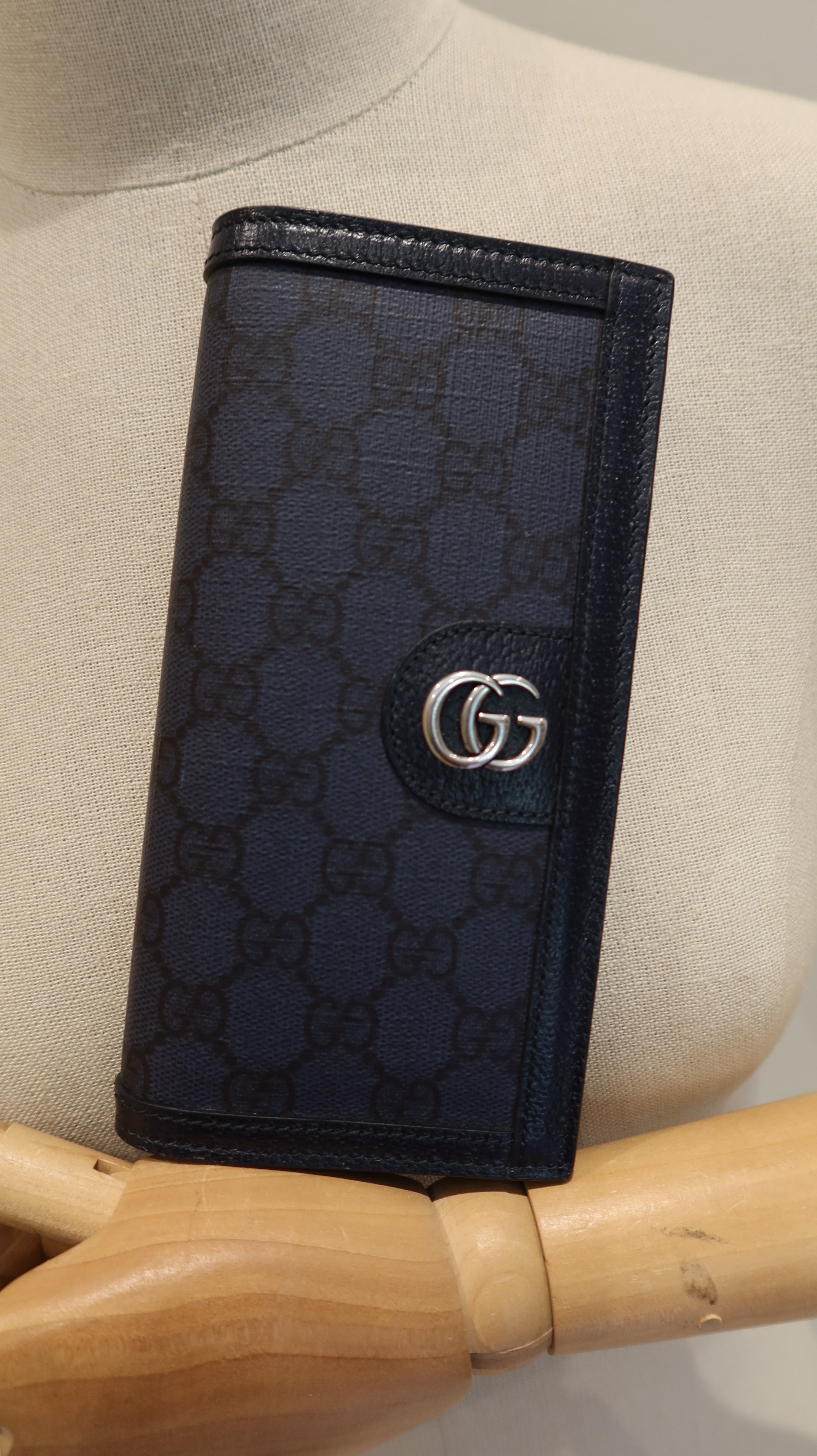 Gucci Bi Fold Wallet
