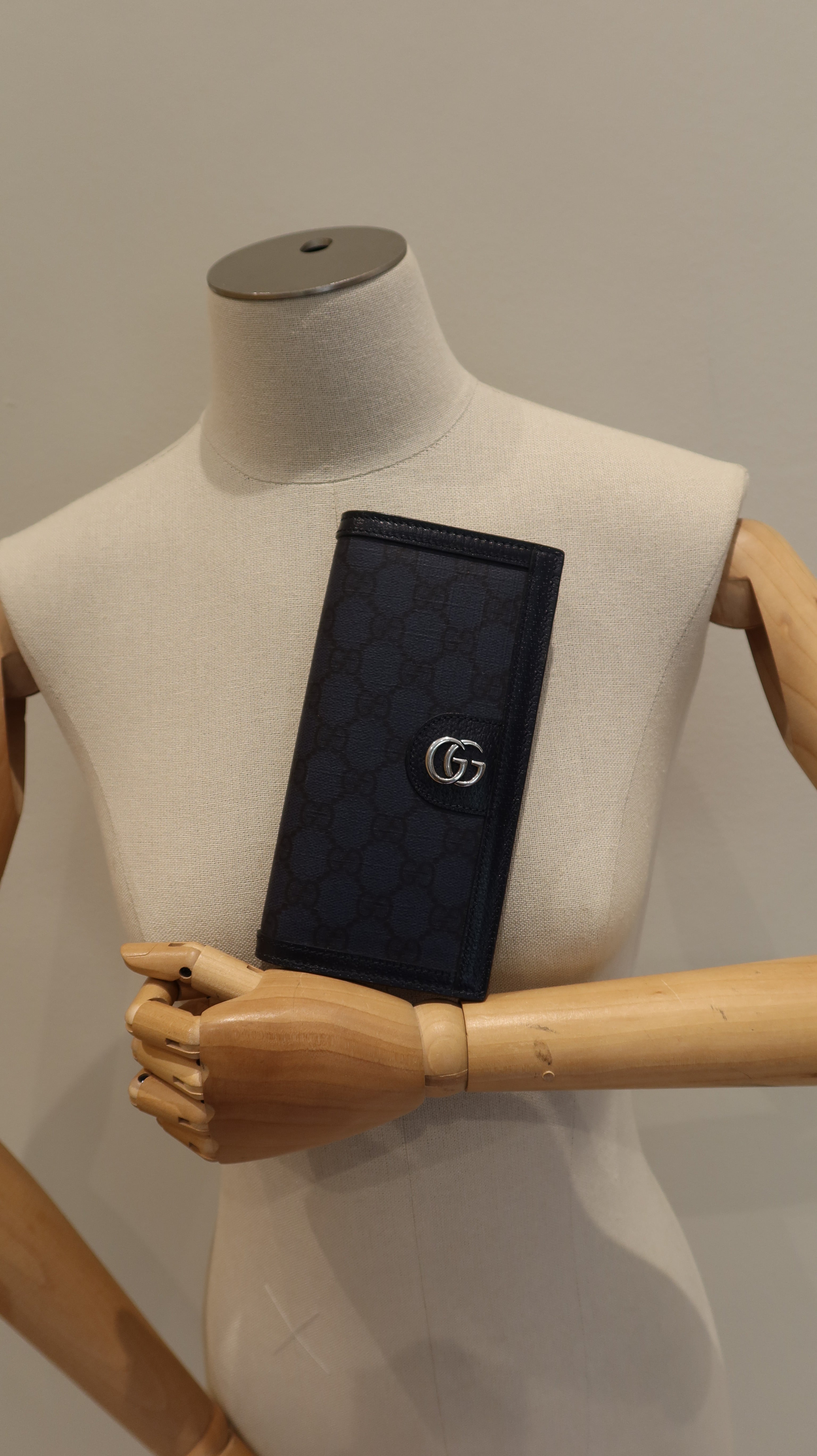 Gucci Bi Fold Wallet