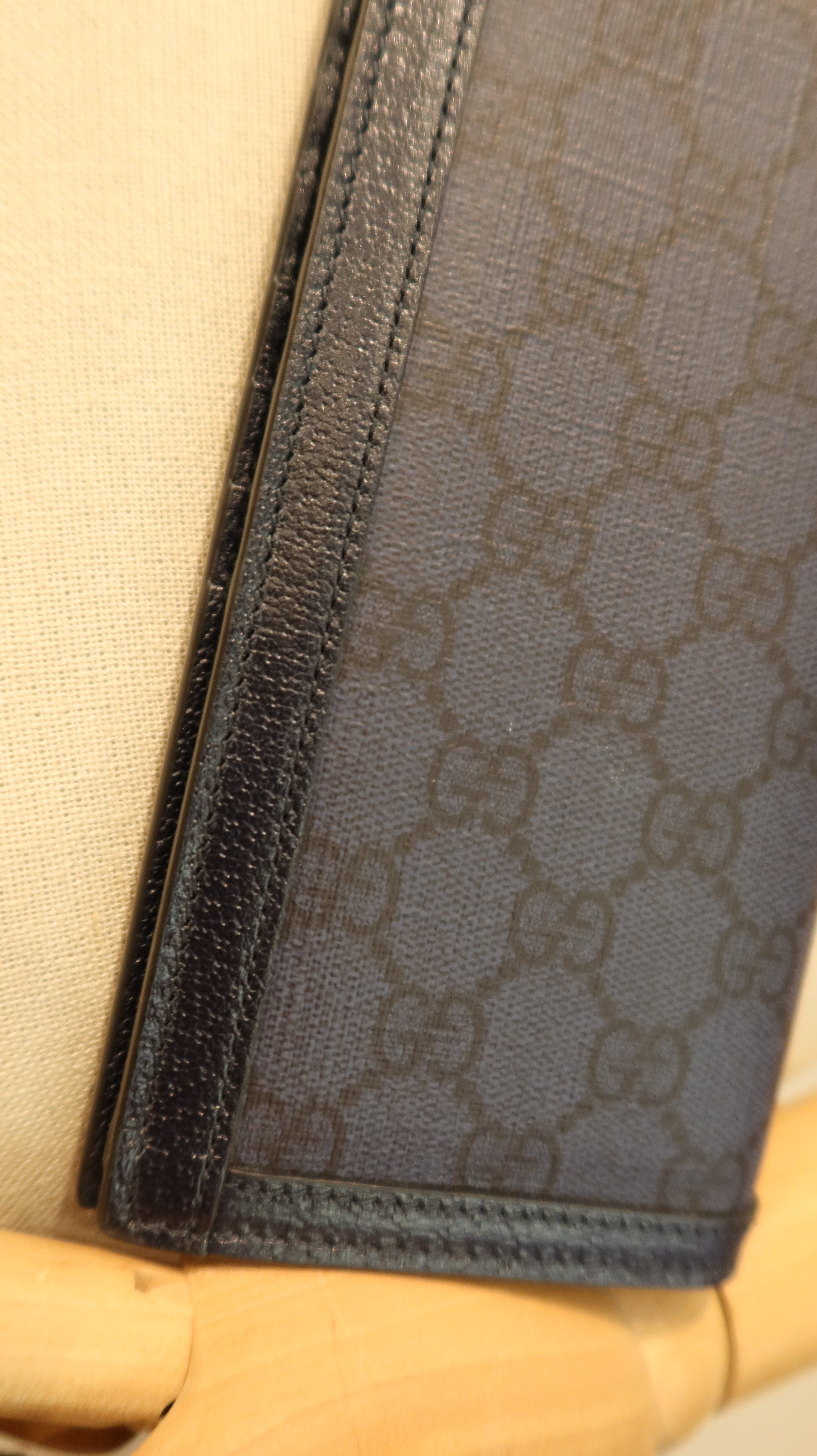 Gucci Bi Fold Wallet