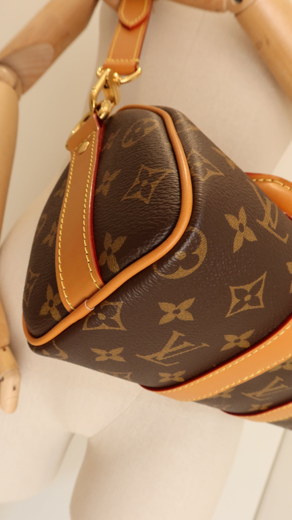 Louis Vuitton Keepall Bandoulière 25
