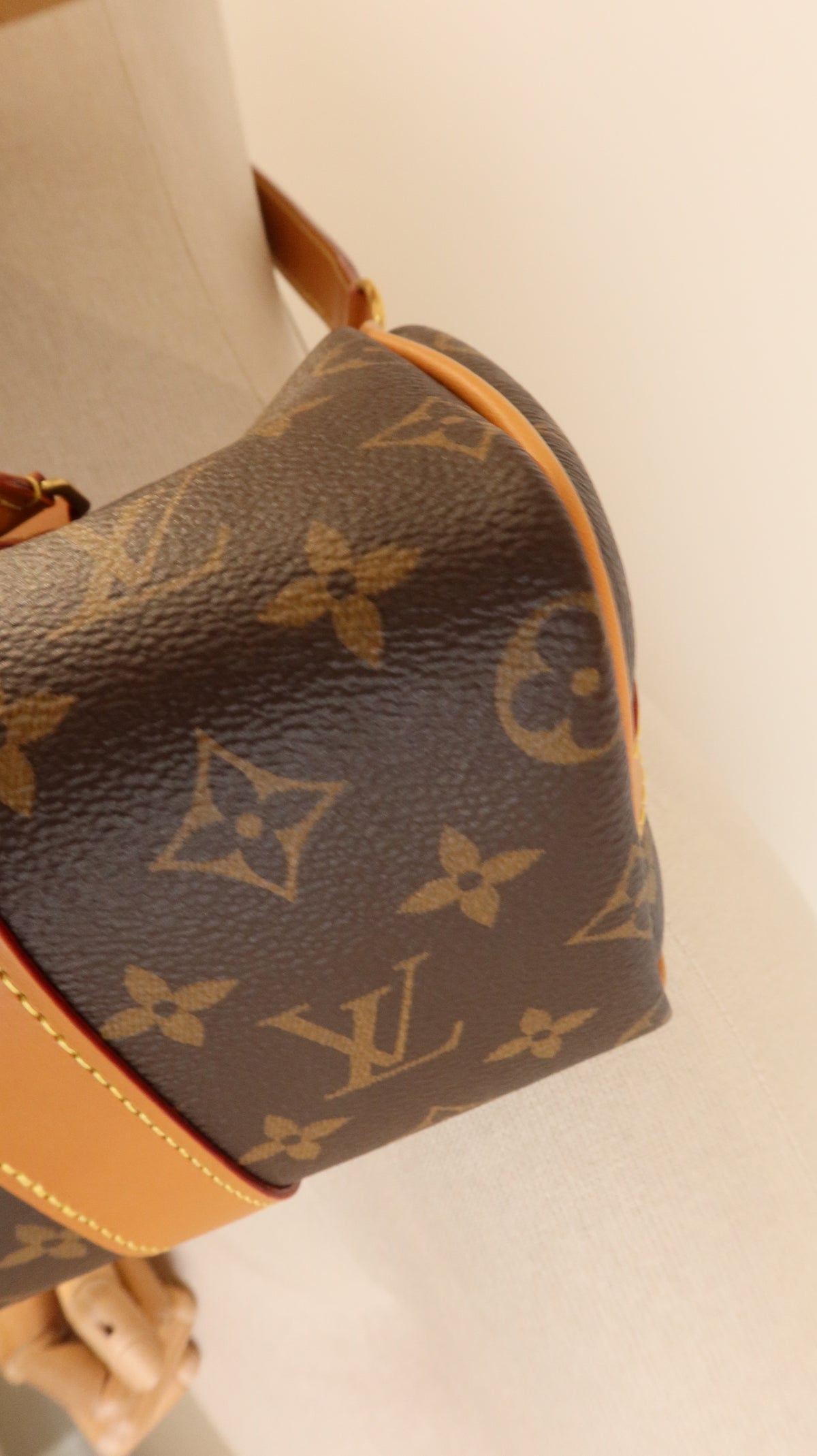 Louis Vuitton Keepall Bandoulière 25