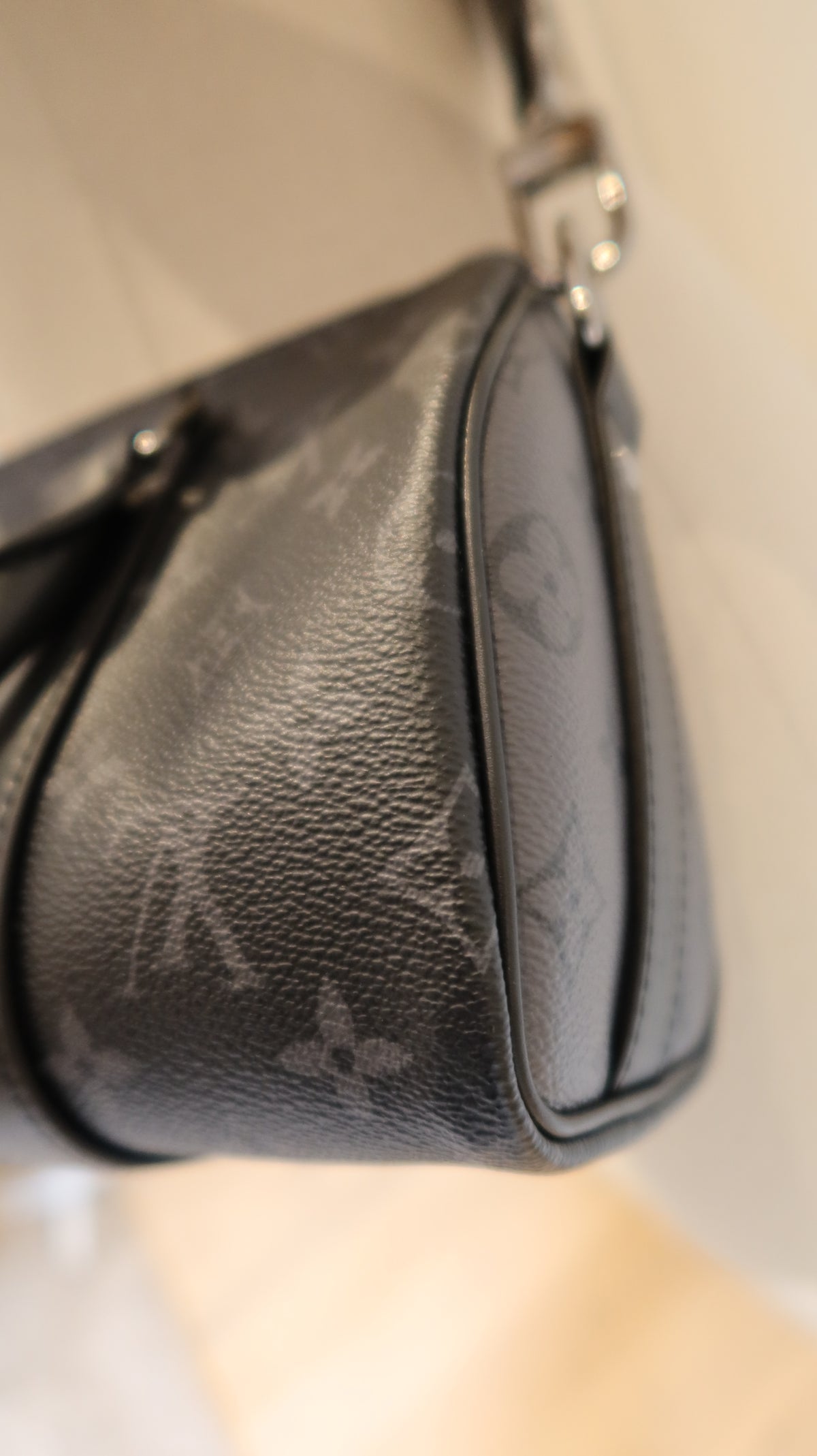 Louis Vuitton Keepall Bandoulière 25