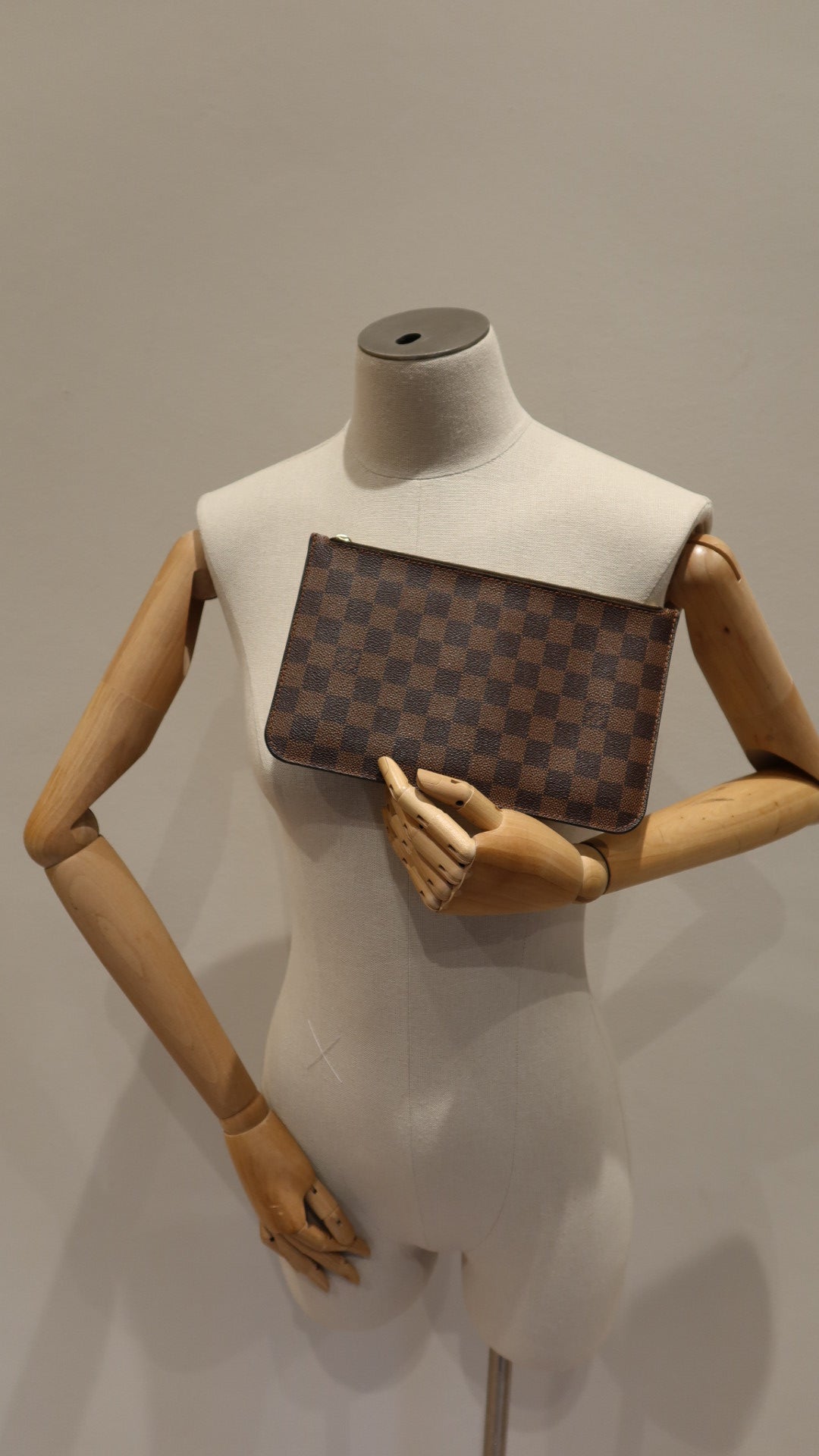 Louis Vuitton Neverfull Pochette