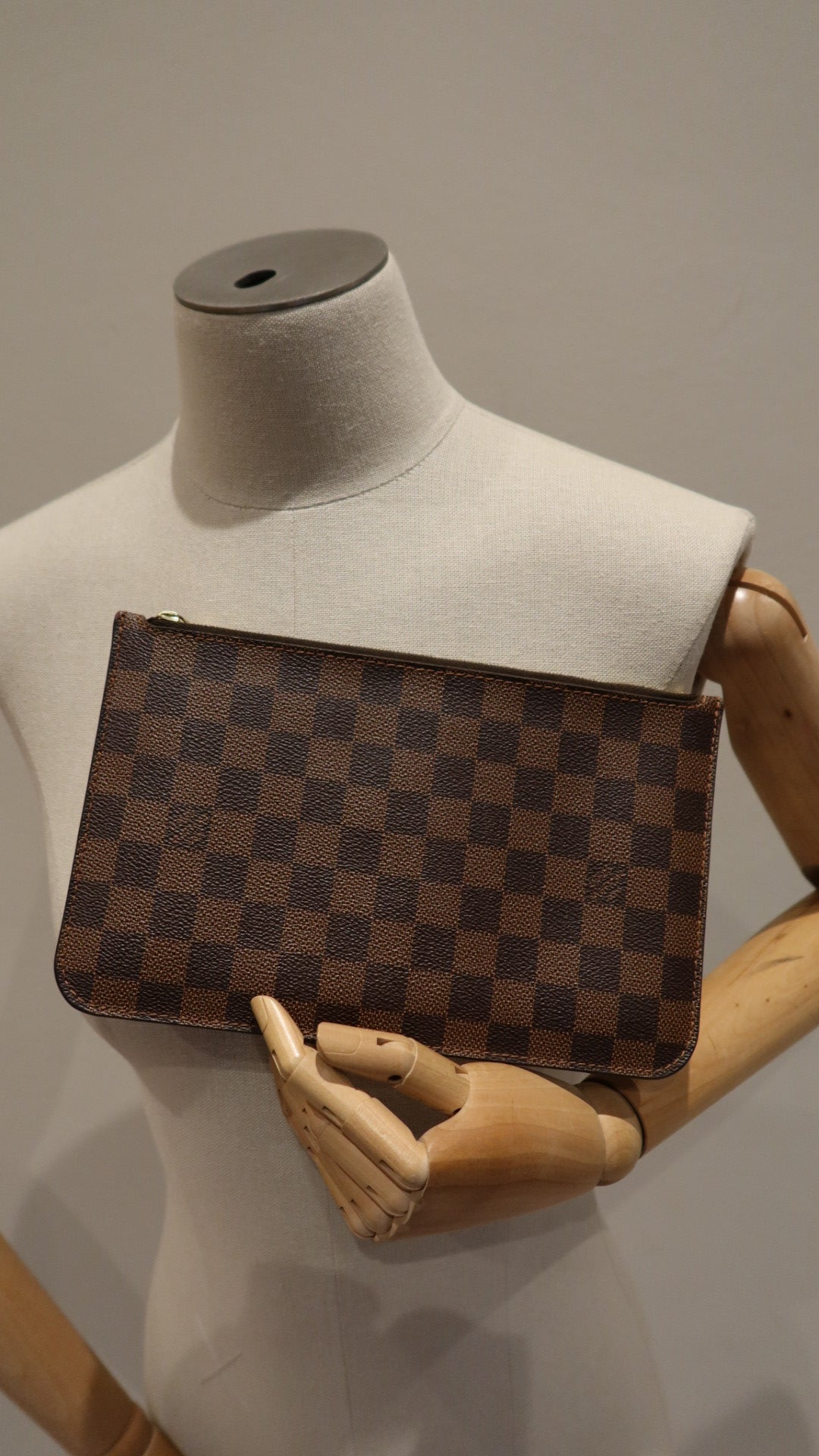 Louis Vuitton Neverfull Pochette