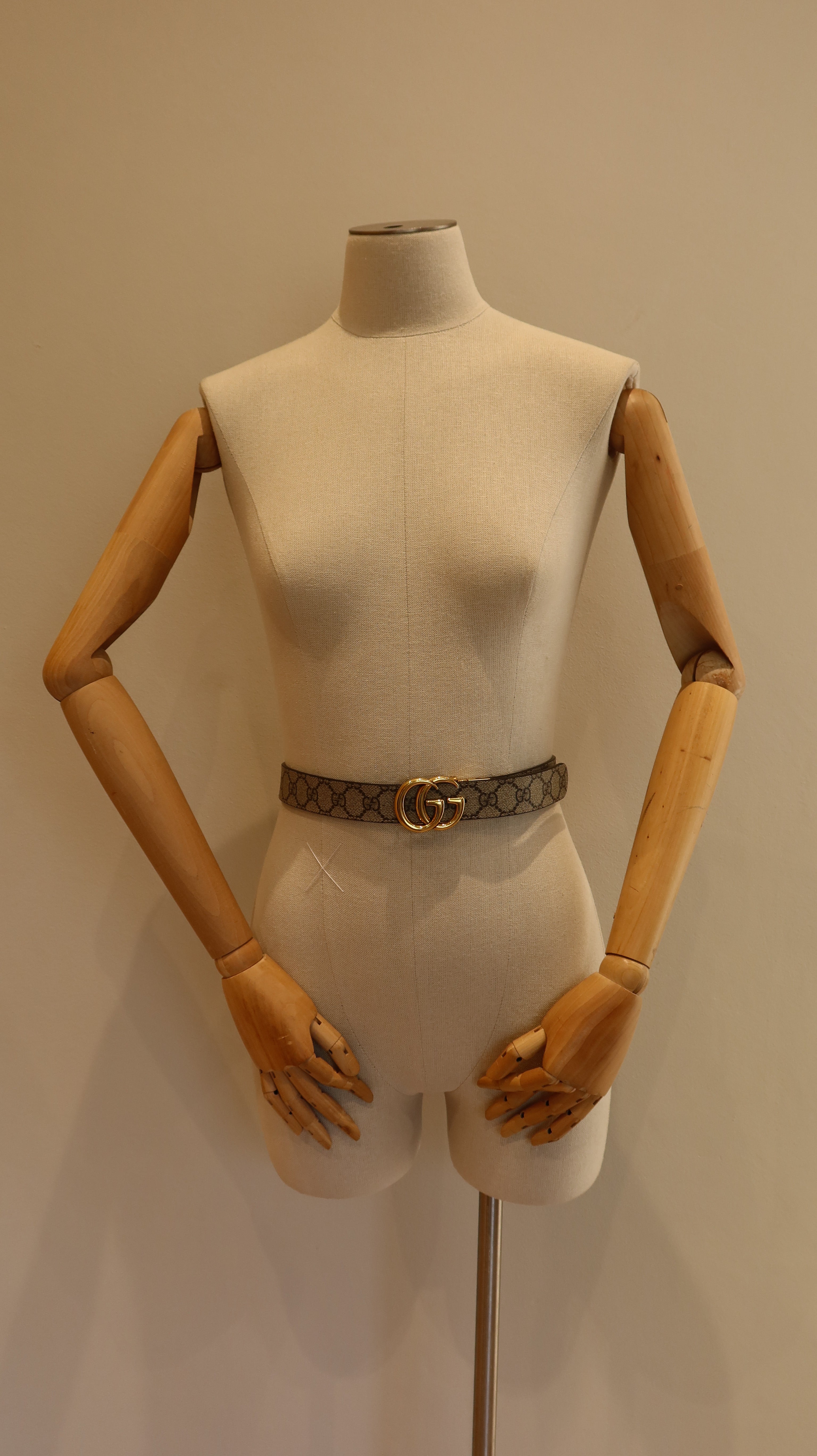 Gucci Reversible Belt (95/38)