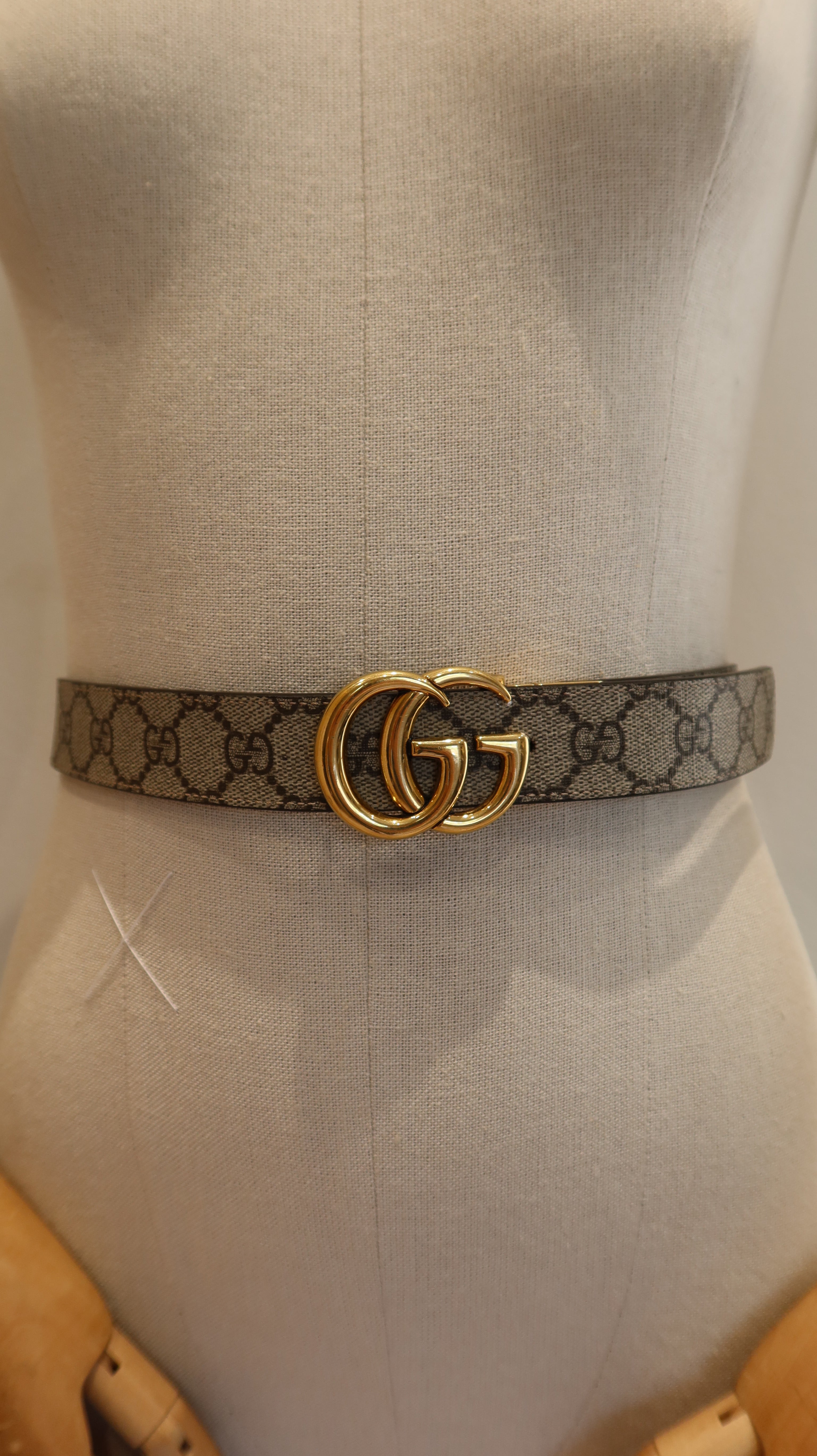 Gucci Reversible Belt (95/38)
