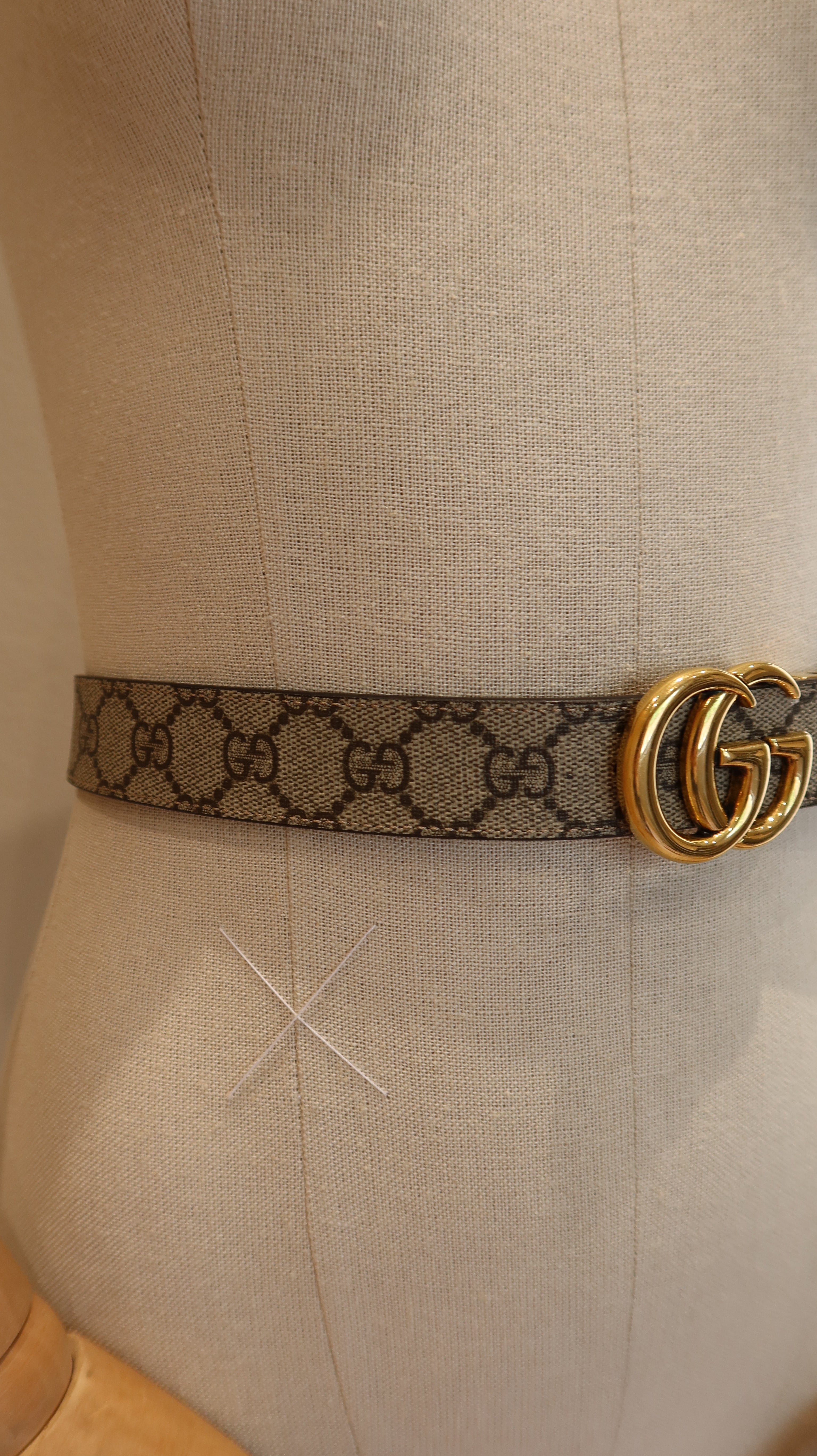Gucci Reversible Belt (95/38)