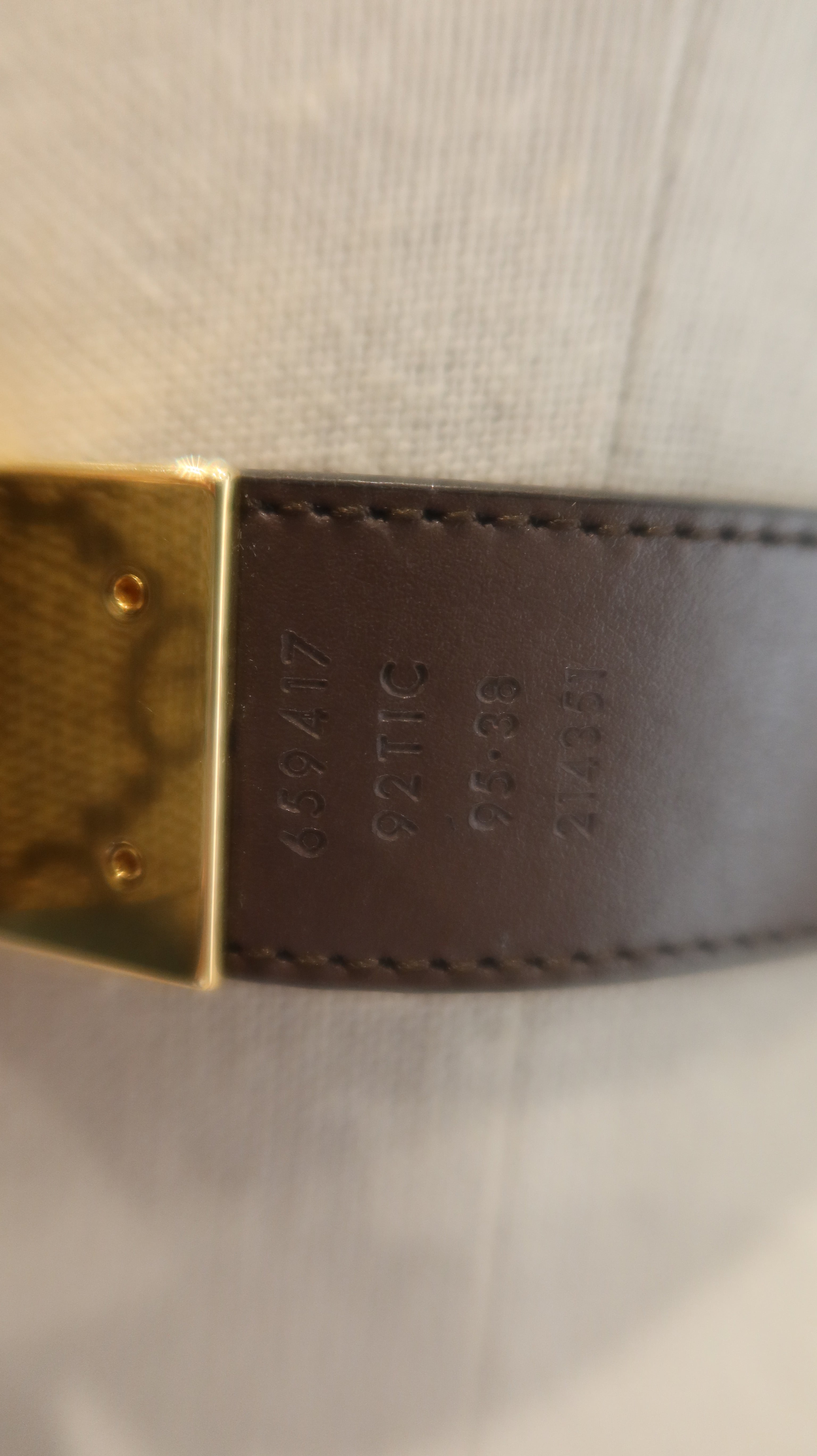 Gucci Reversible Belt (95/38)