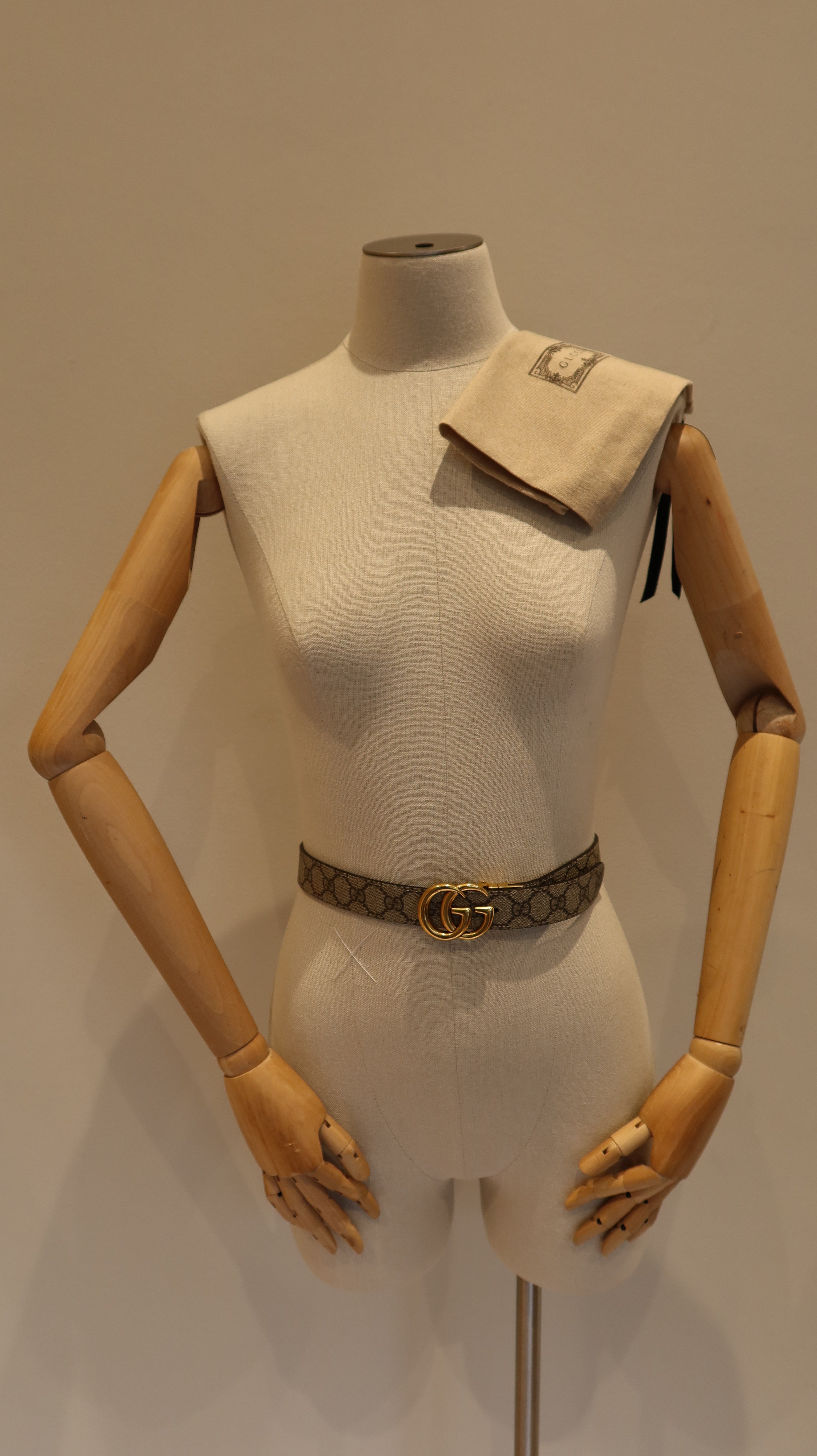 Gucci Reversible Belt (85/34)