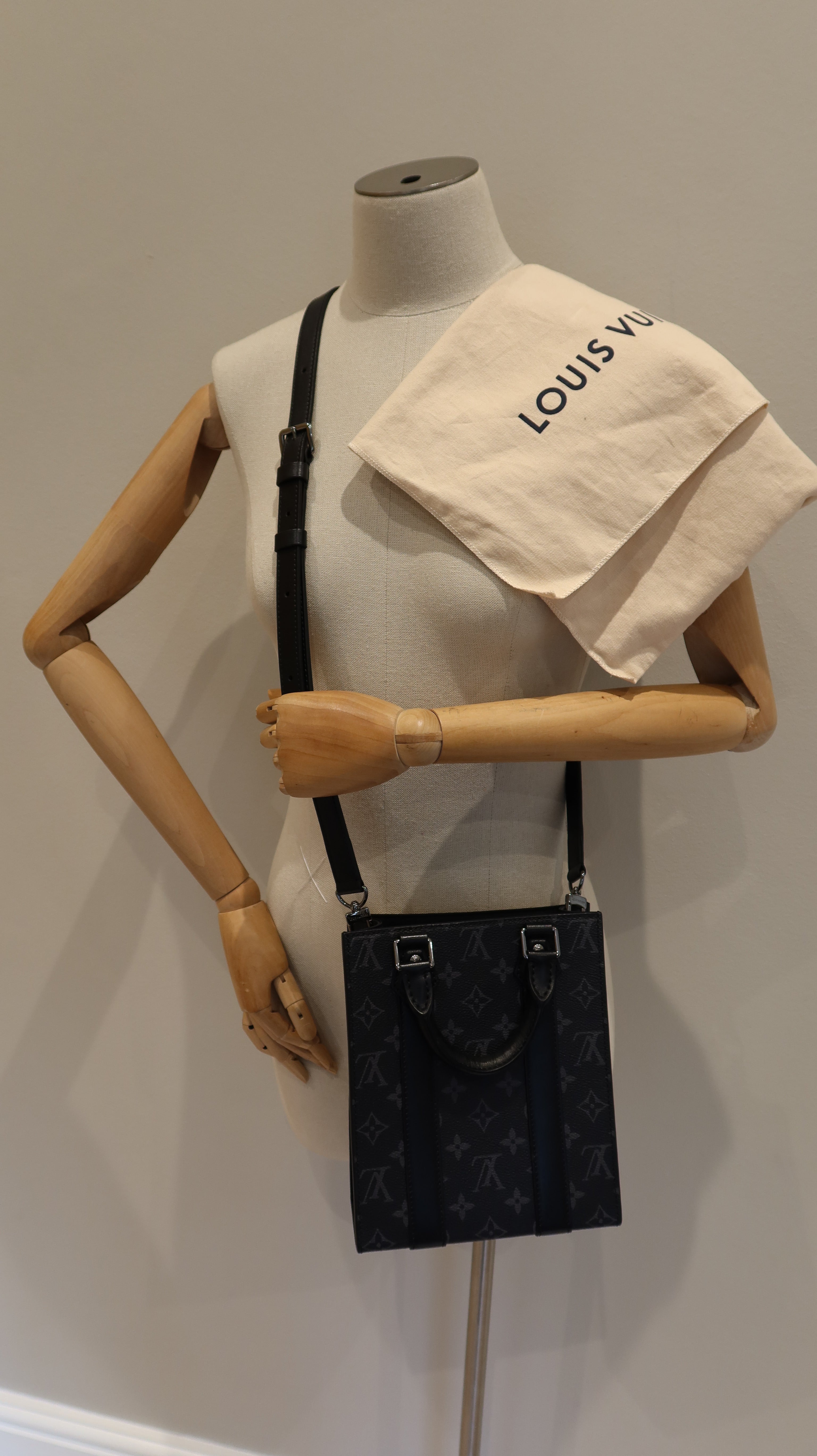 Louis Vuitton Eclipse Sac Plat