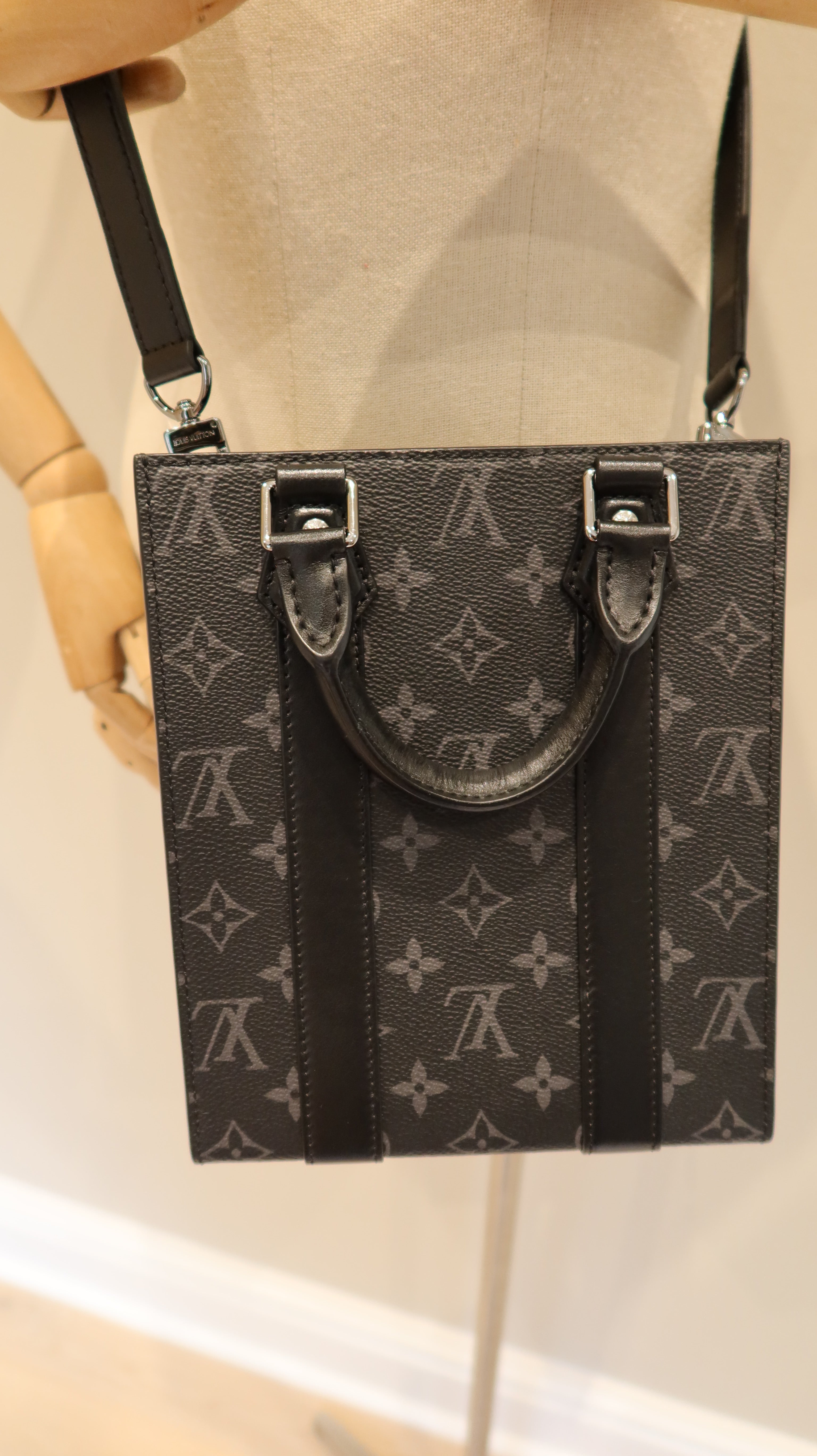 Louis Vuitton Eclipse Sac Plat