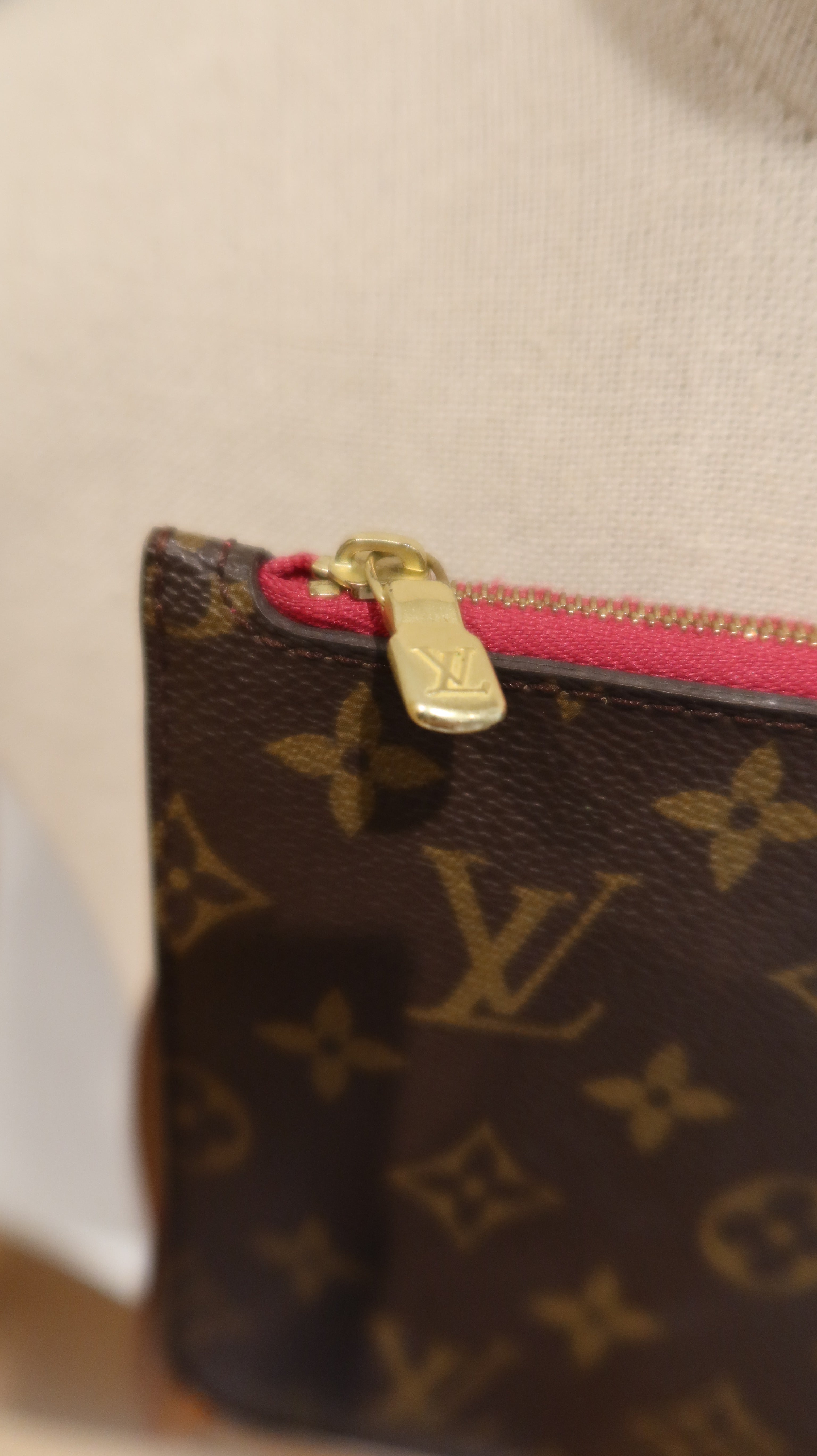 Louis Vuitton Neverfull Pochette