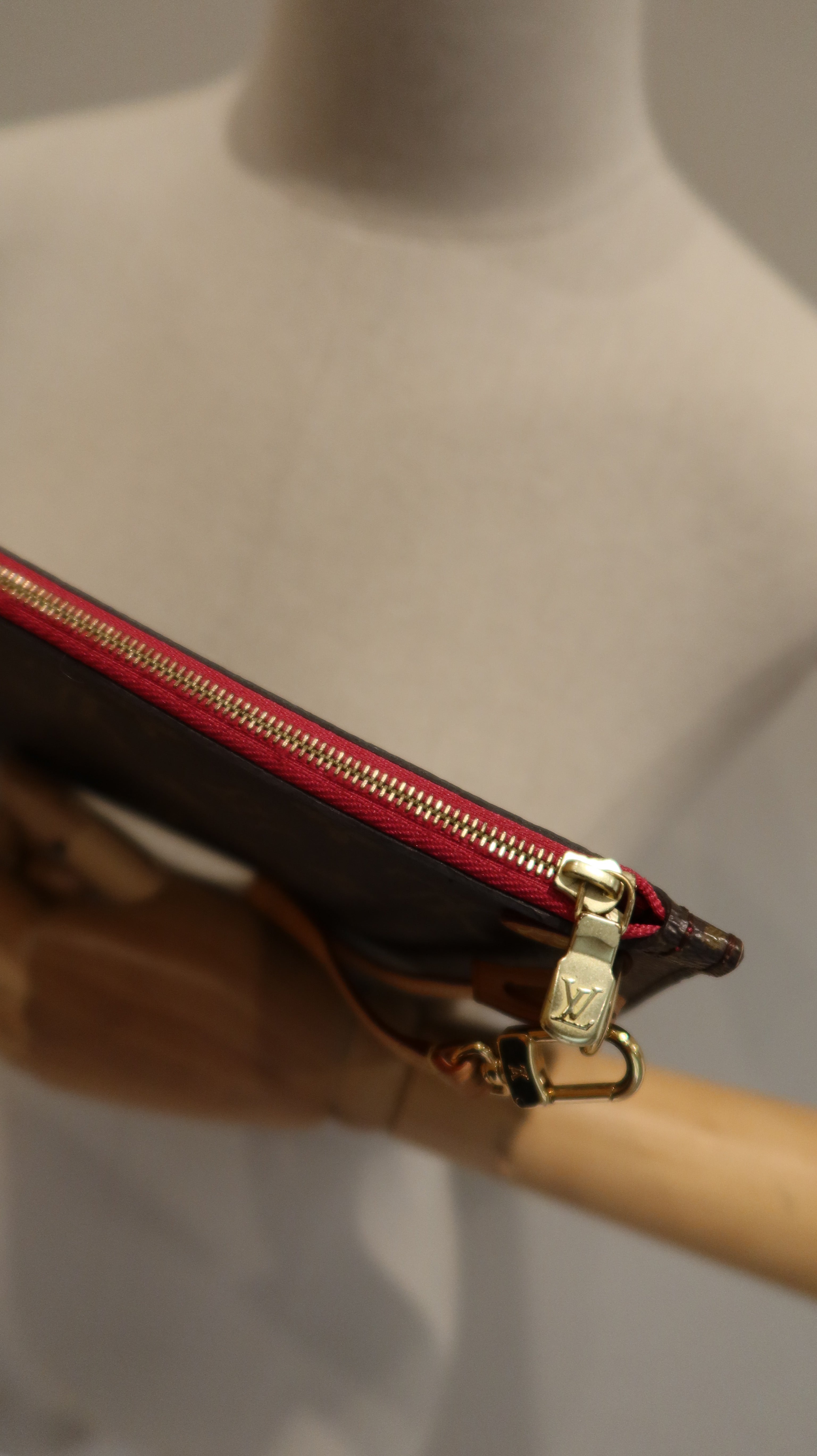 Louis Vuitton Neverfull Pochette