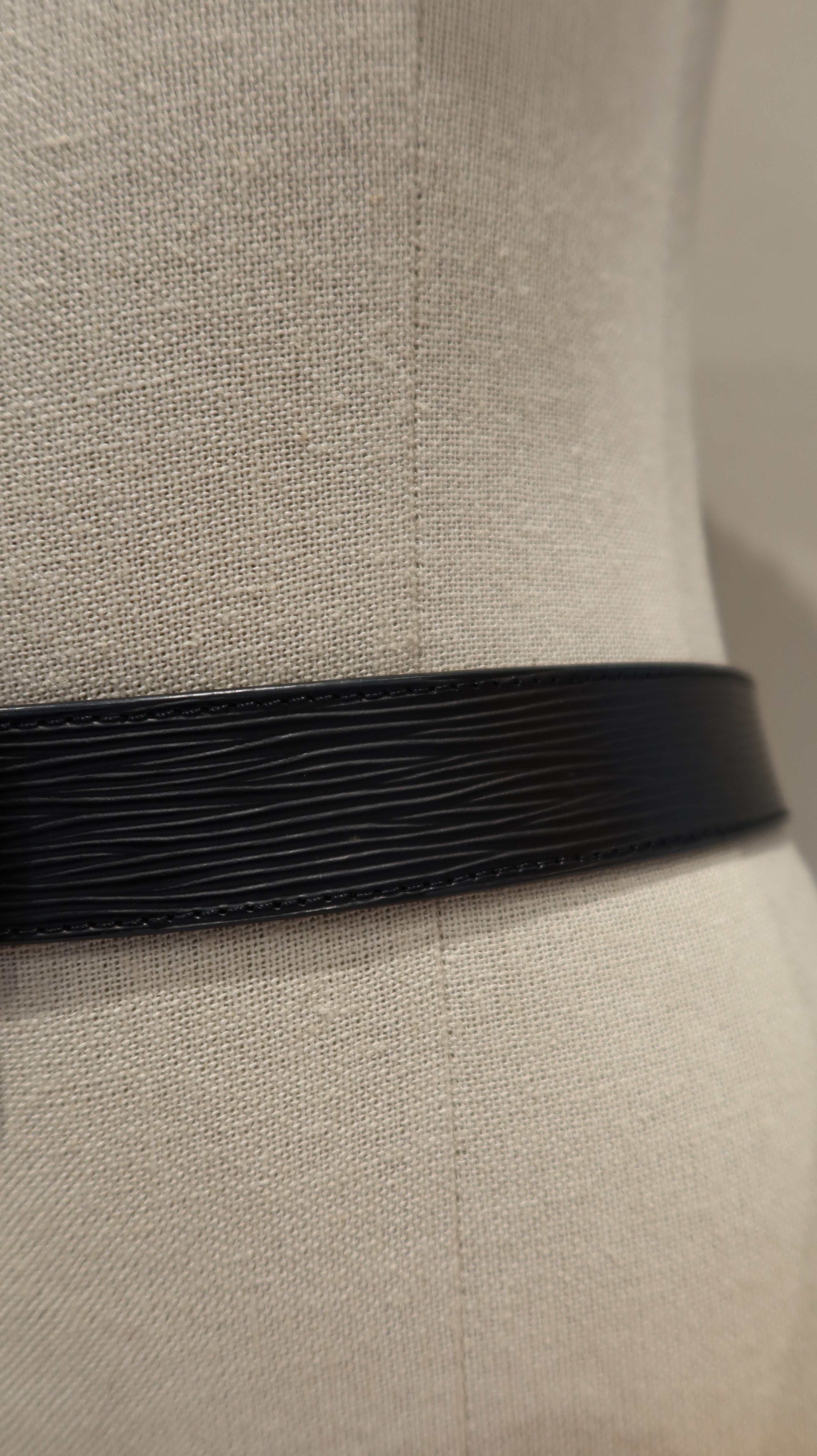 Louis Vuitton Belt (80/32)