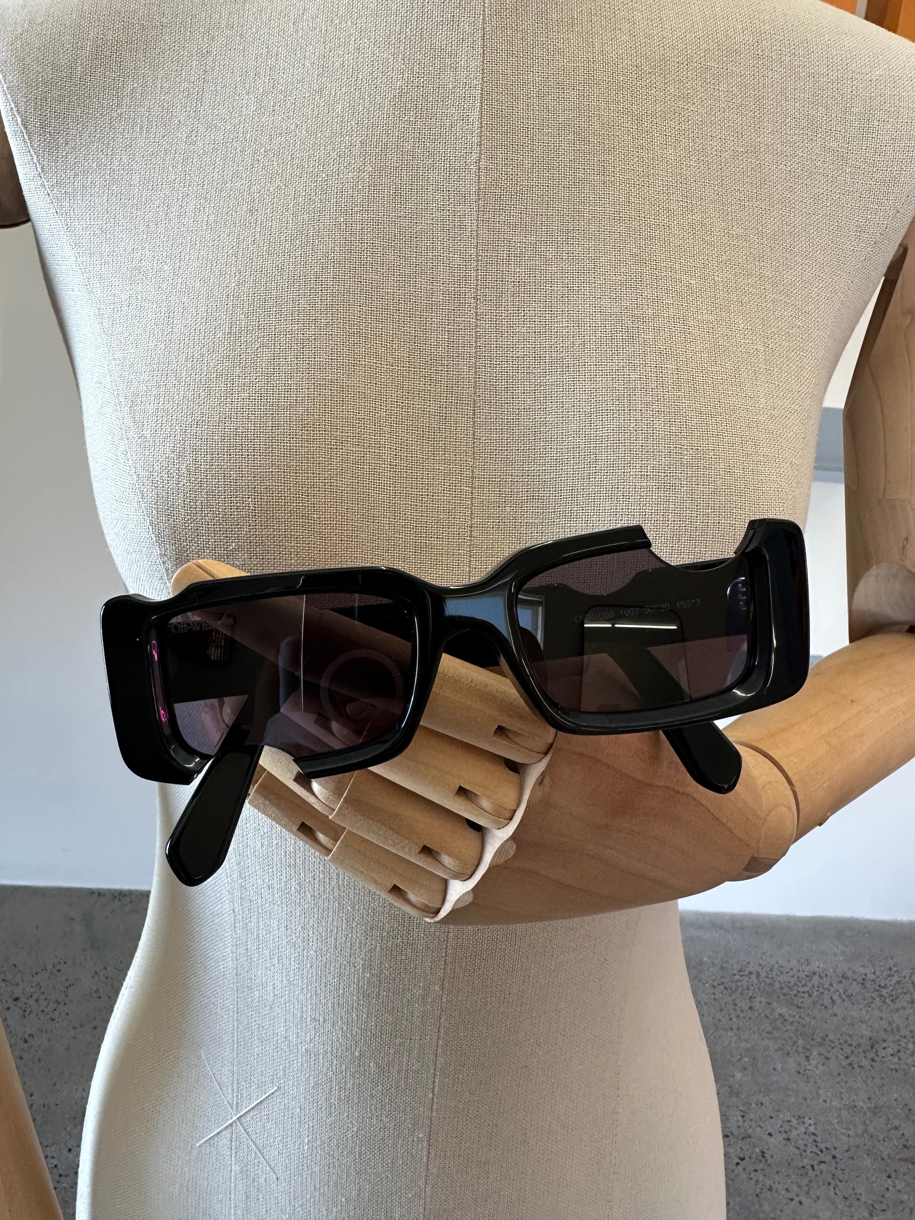 OFF WHITE Sunglasses