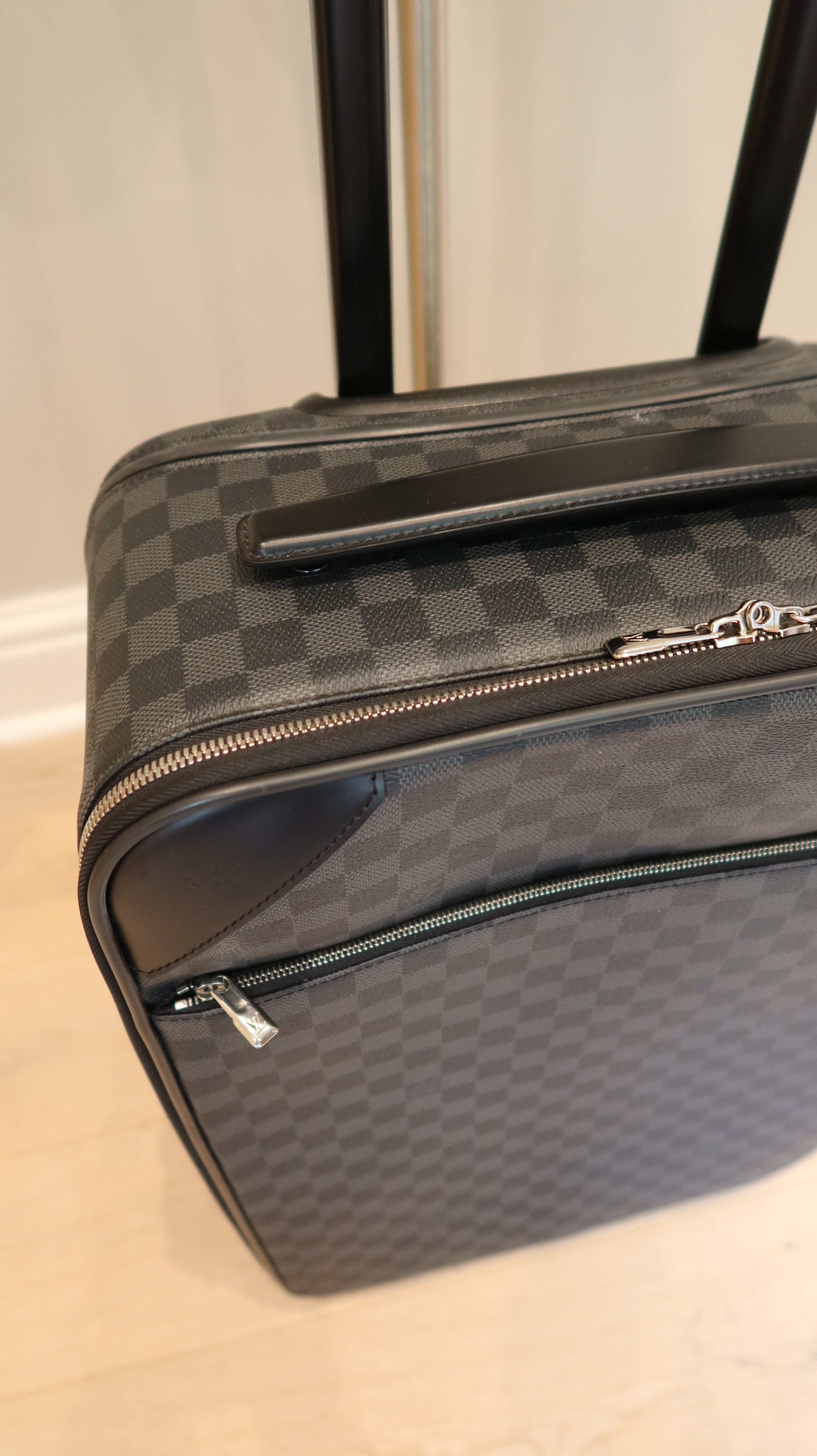 Louis Vuitton Pegase 55 Luggage Case