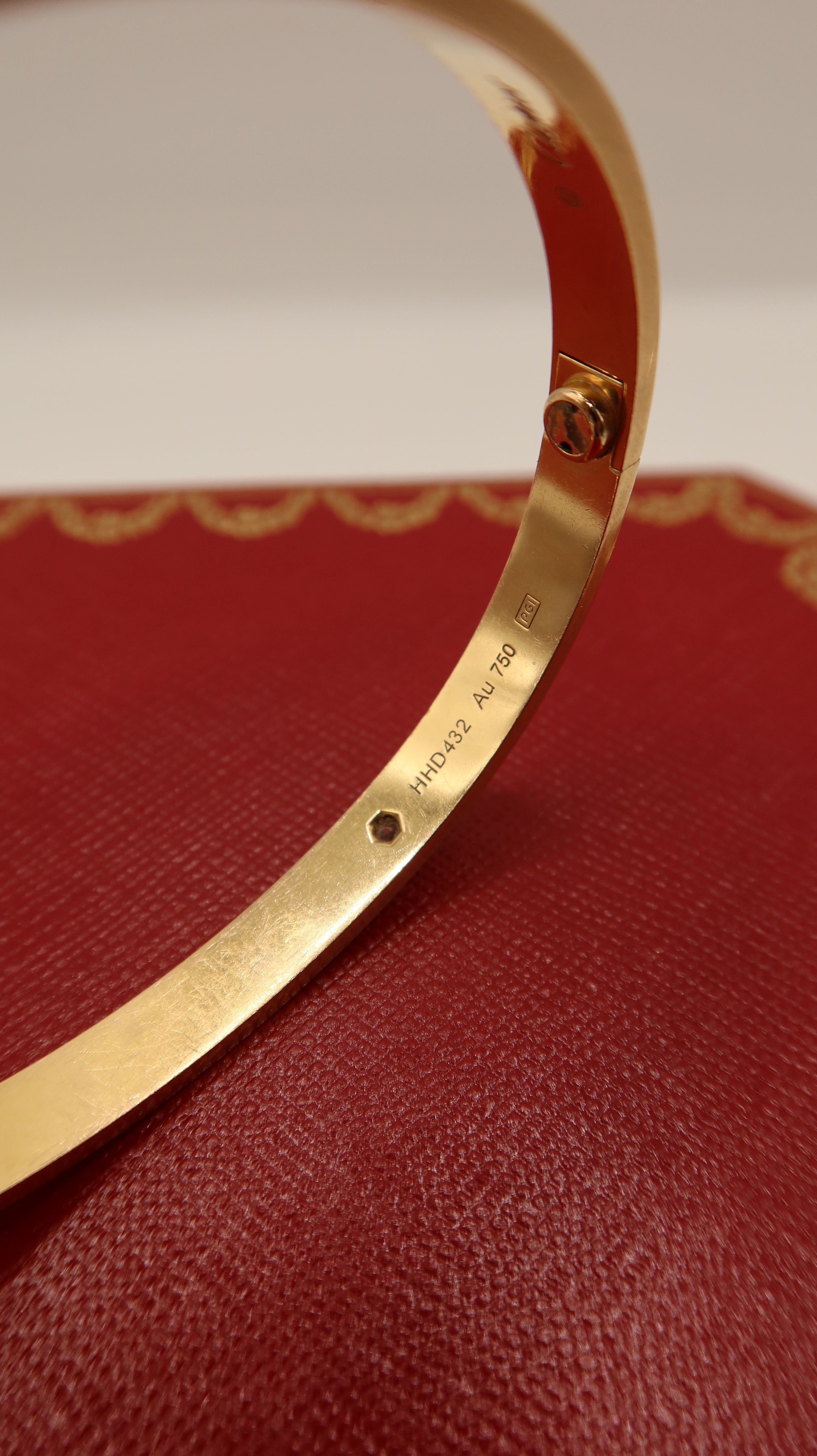Cartier Love Bracelet (19/PG/Half Diamonds)