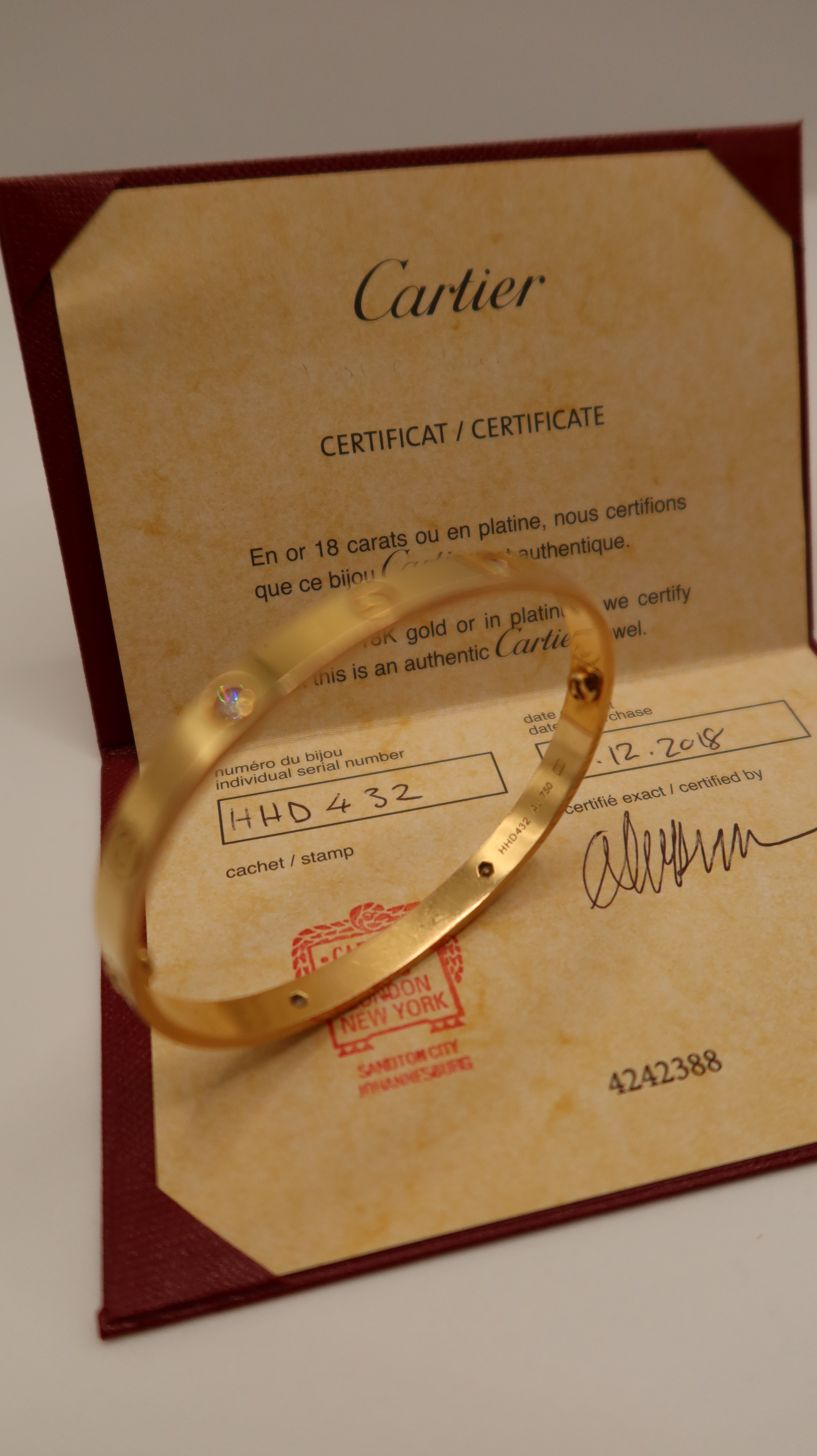 Cartier Love Bracelet (19/PG/Half Diamonds)