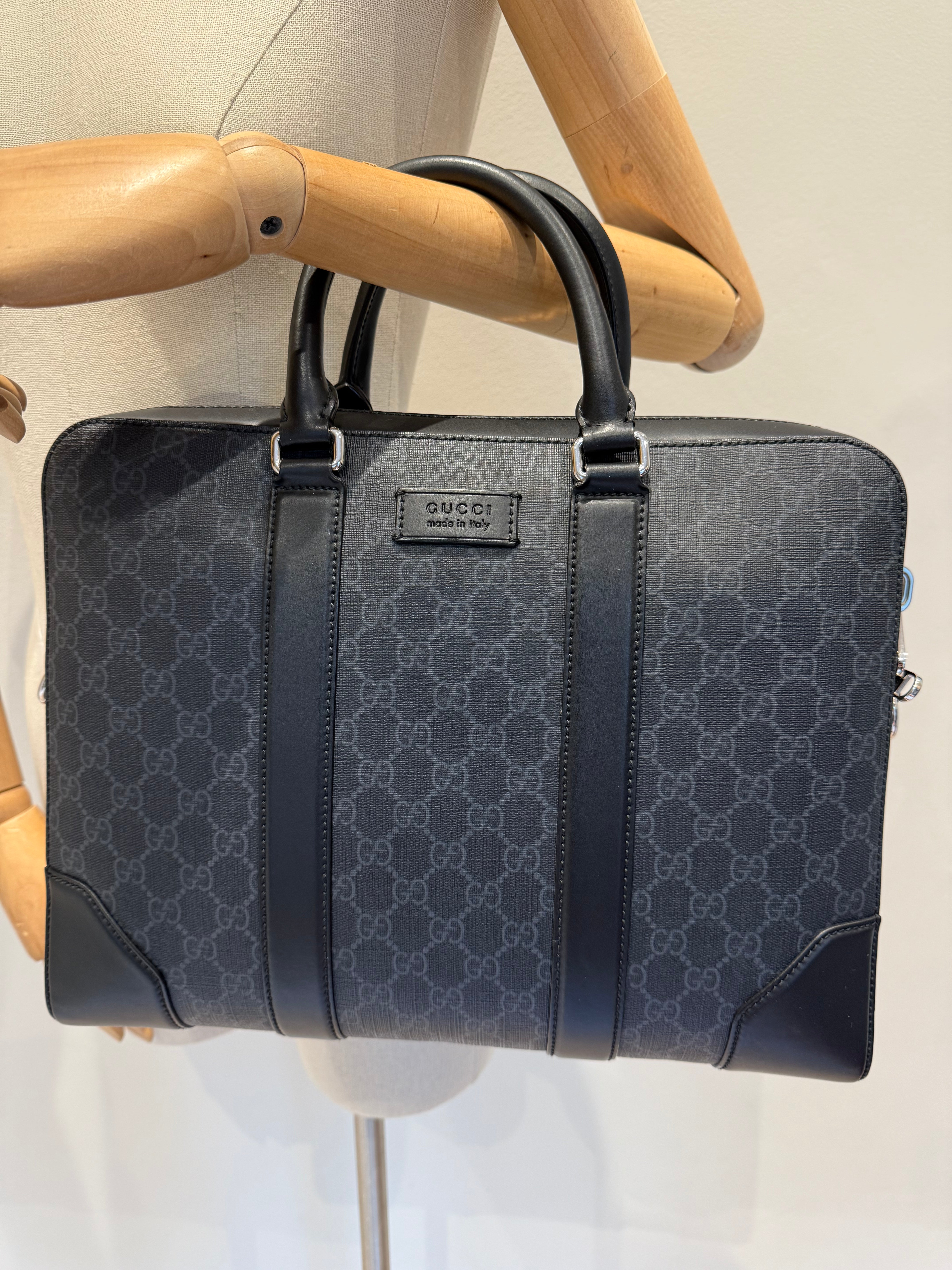 Gucci Supreme Black Briefcase *Full Set*