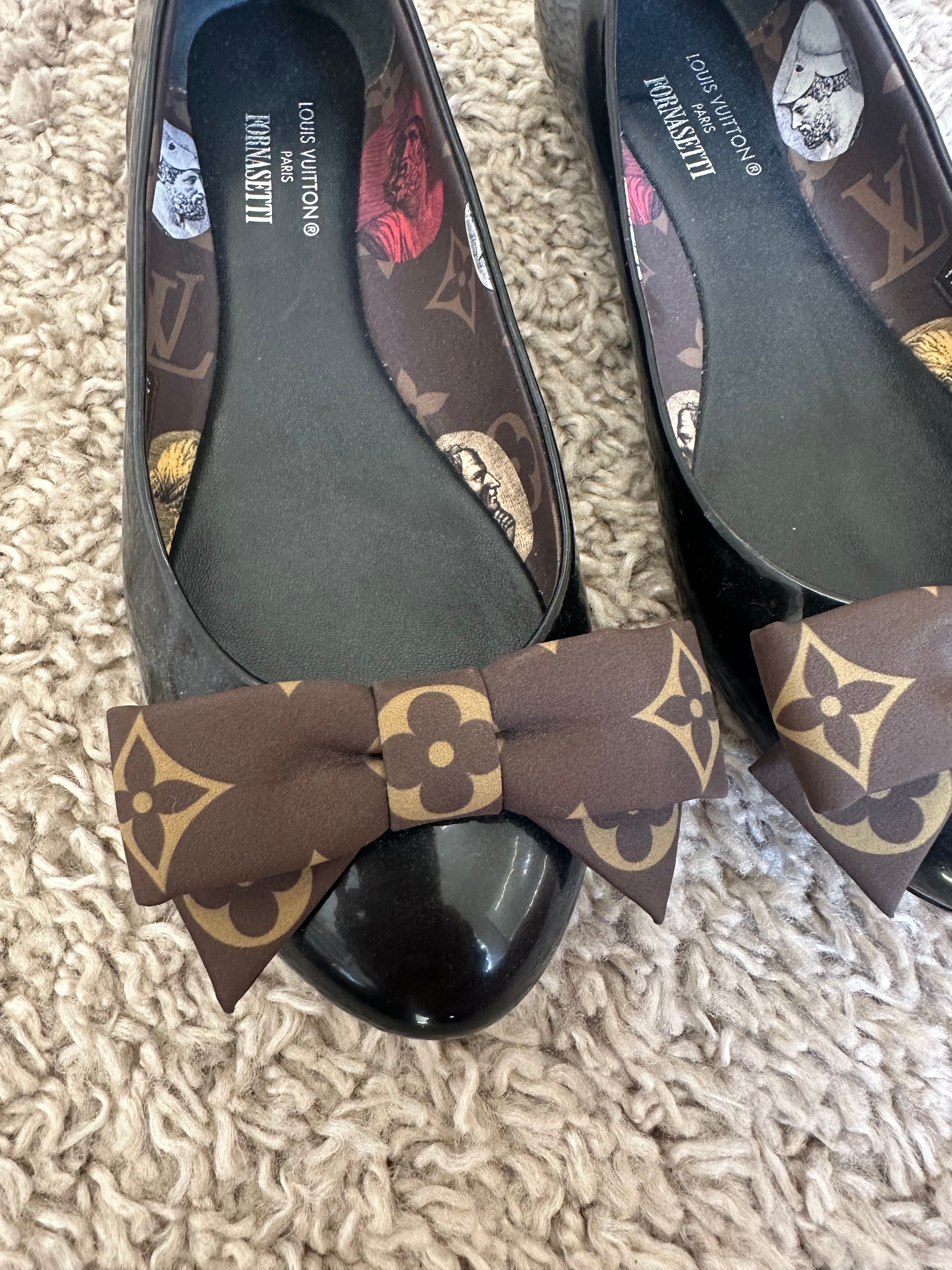 Louis Vuitton Pumps (EU35)