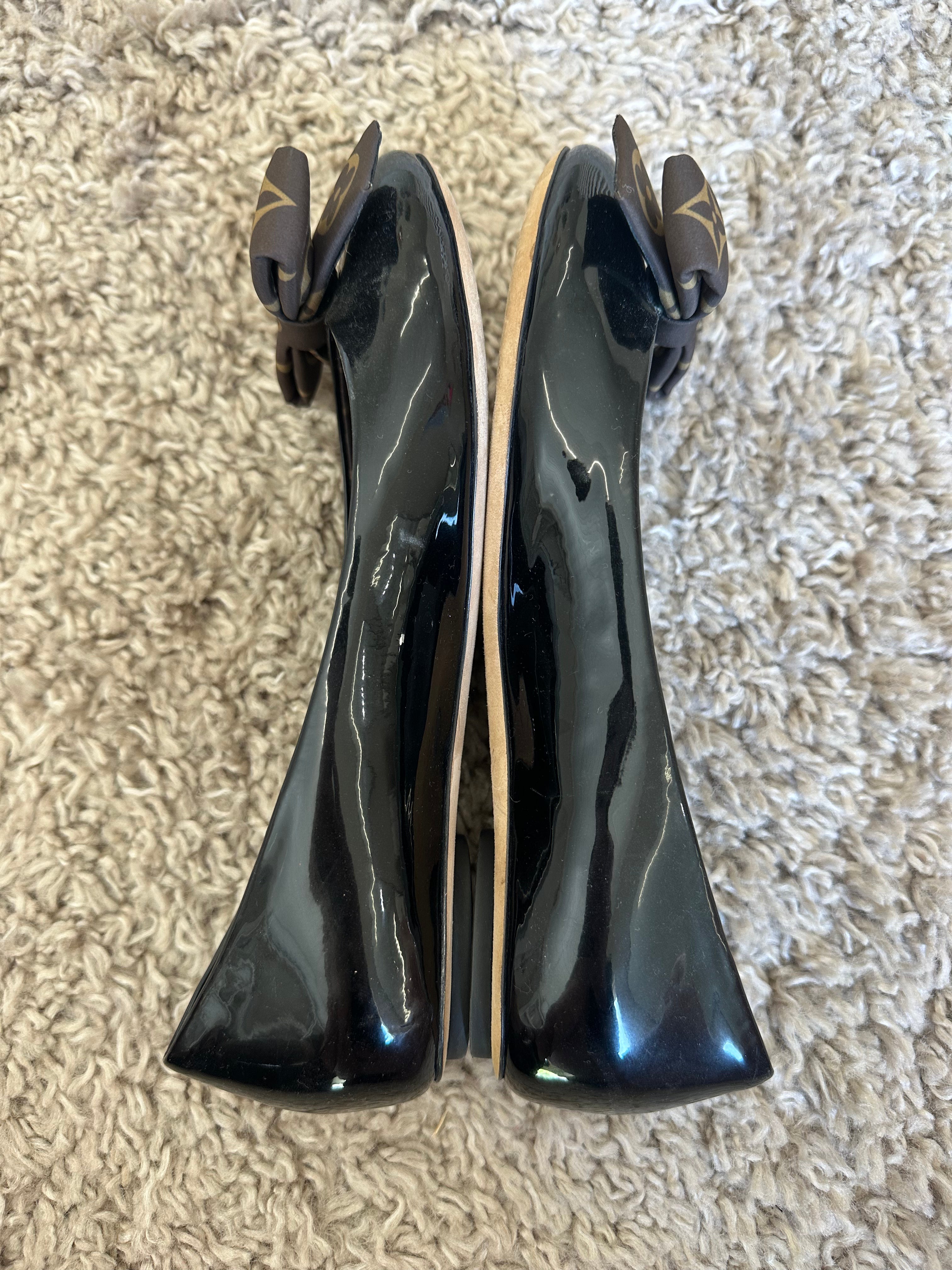 Louis Vuitton Pumps (EU35)