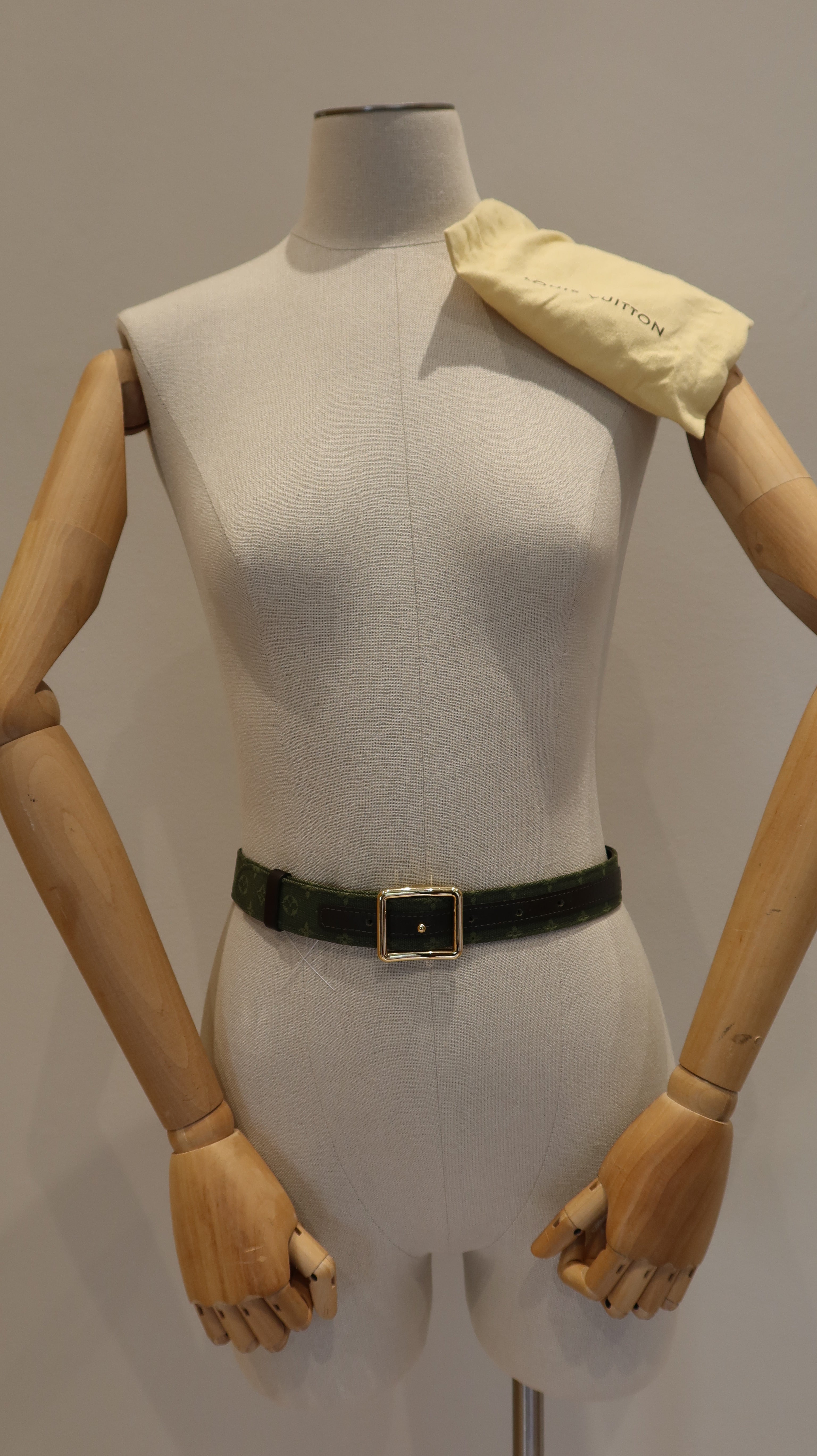 Louis Vuitton Mens Belt (90/36)