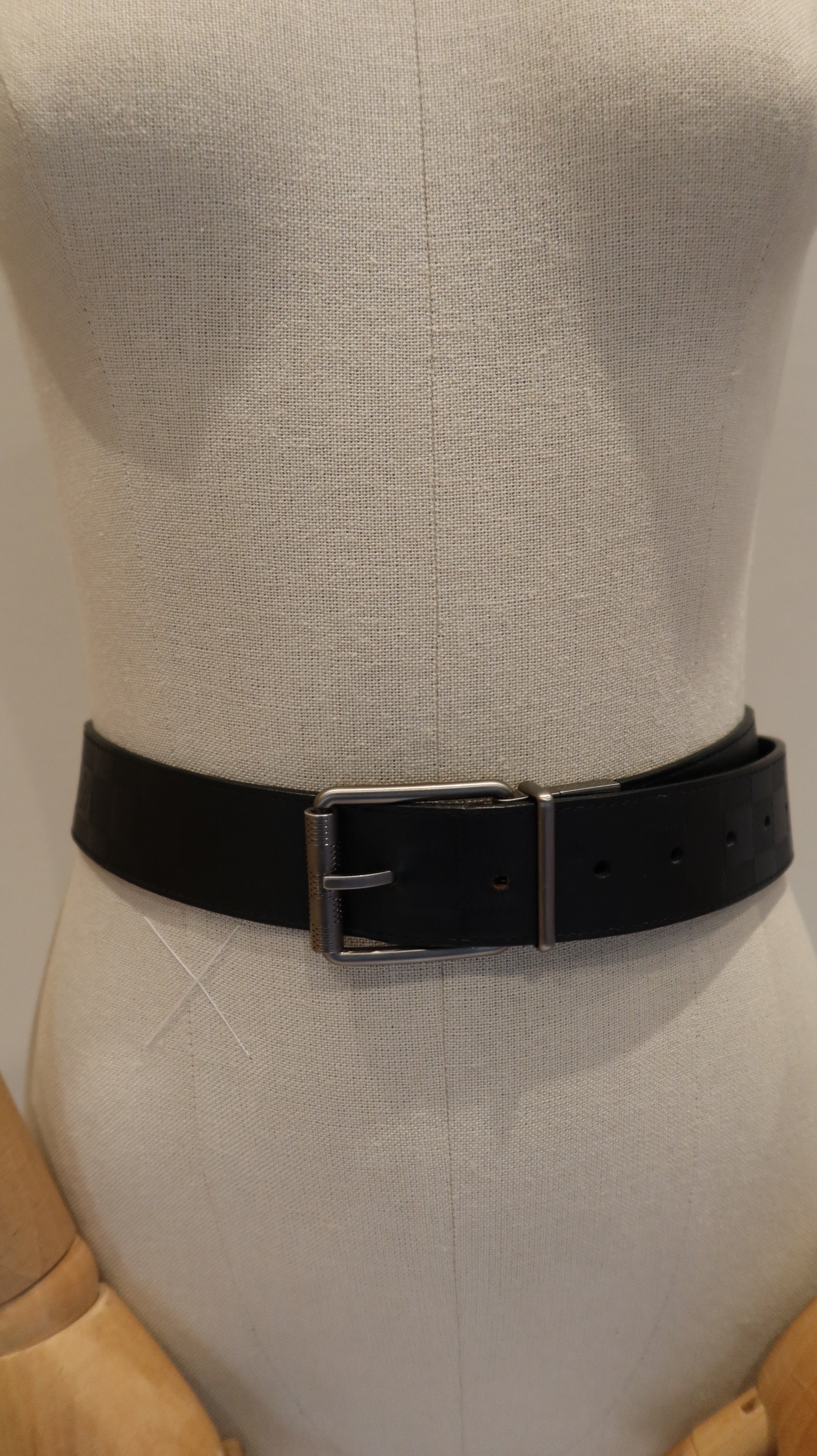 Louis Vuitton Belt (110/44)
