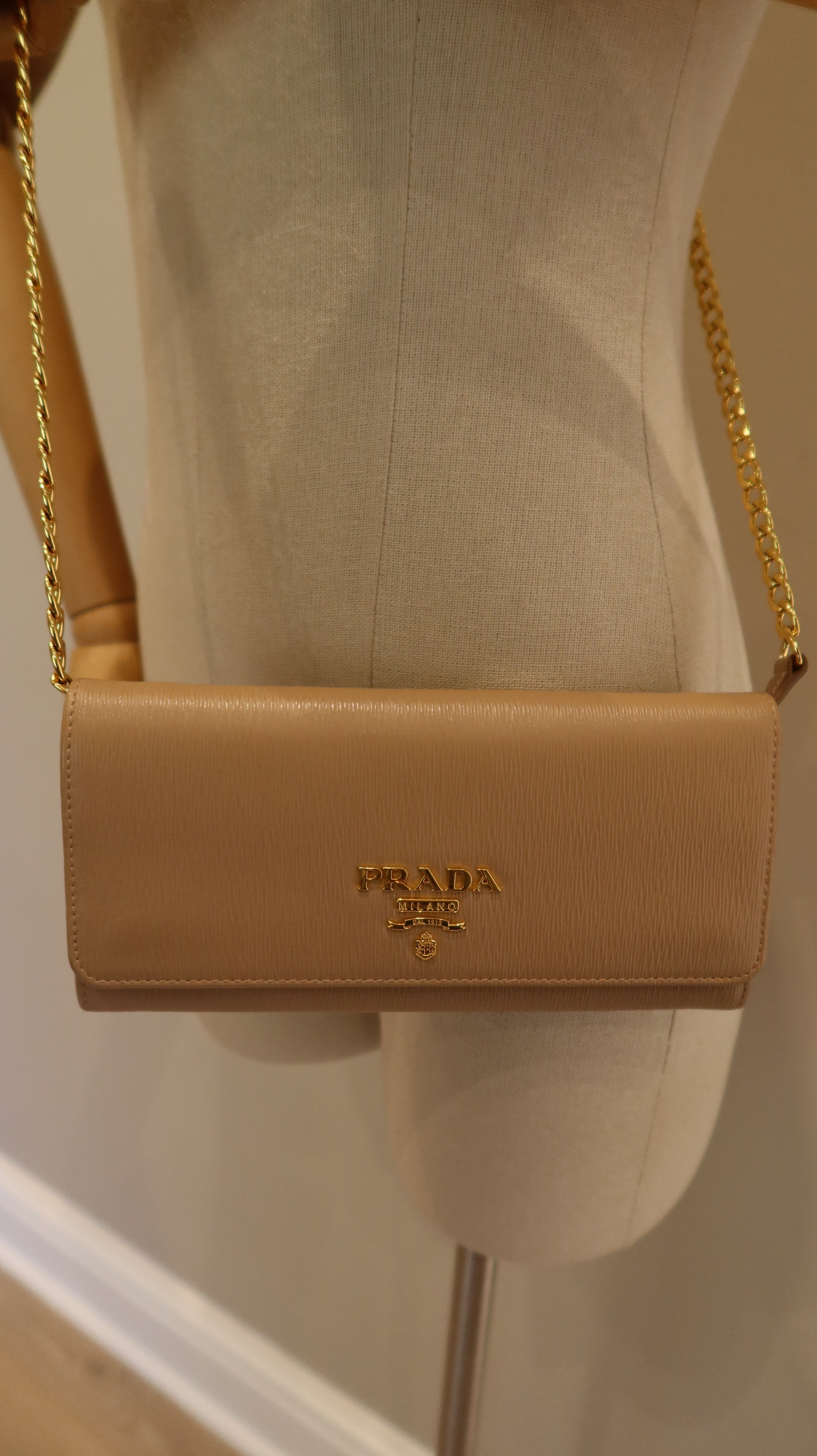 Prada Wallet On Chain