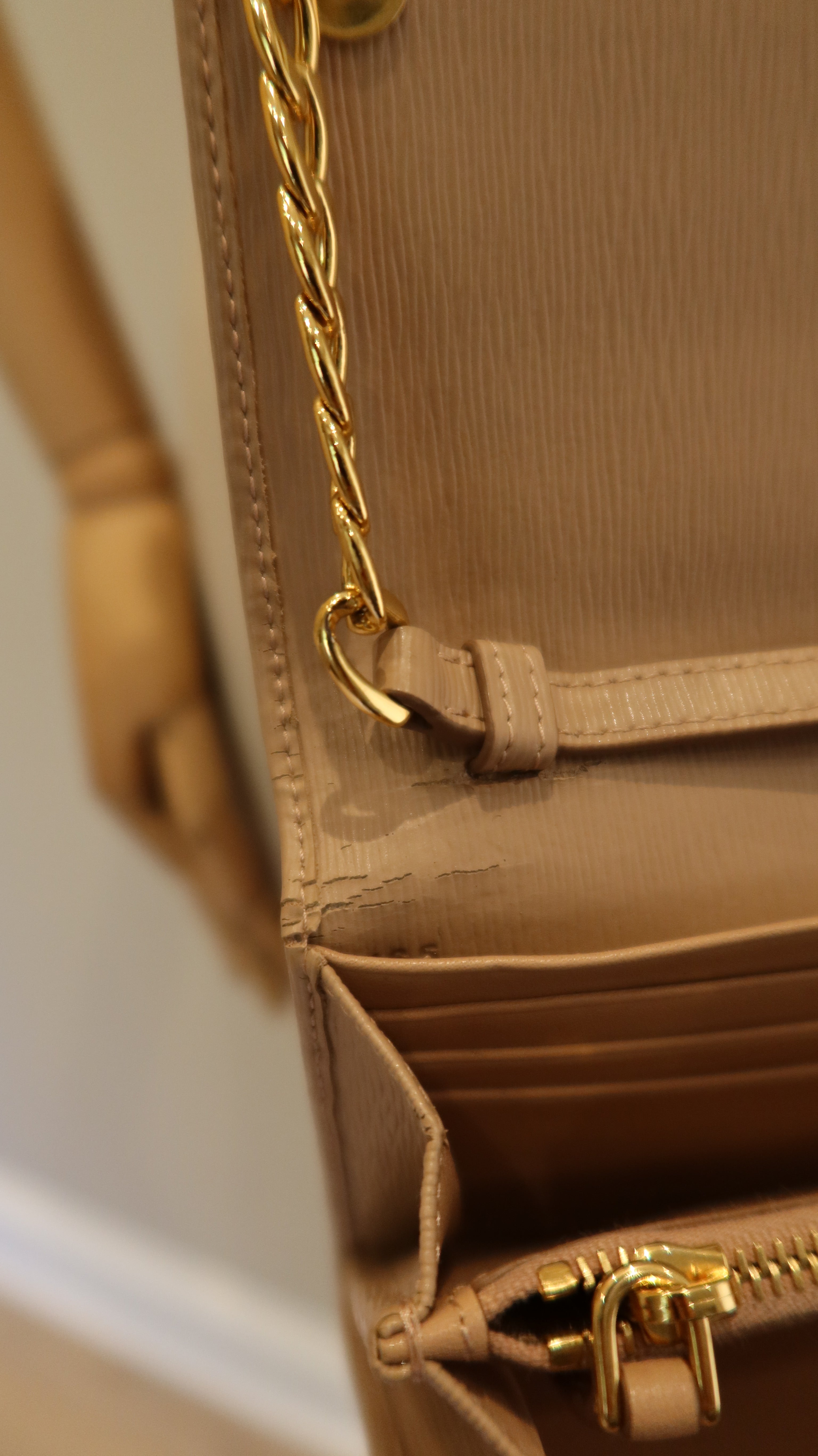 Prada Wallet On Chain