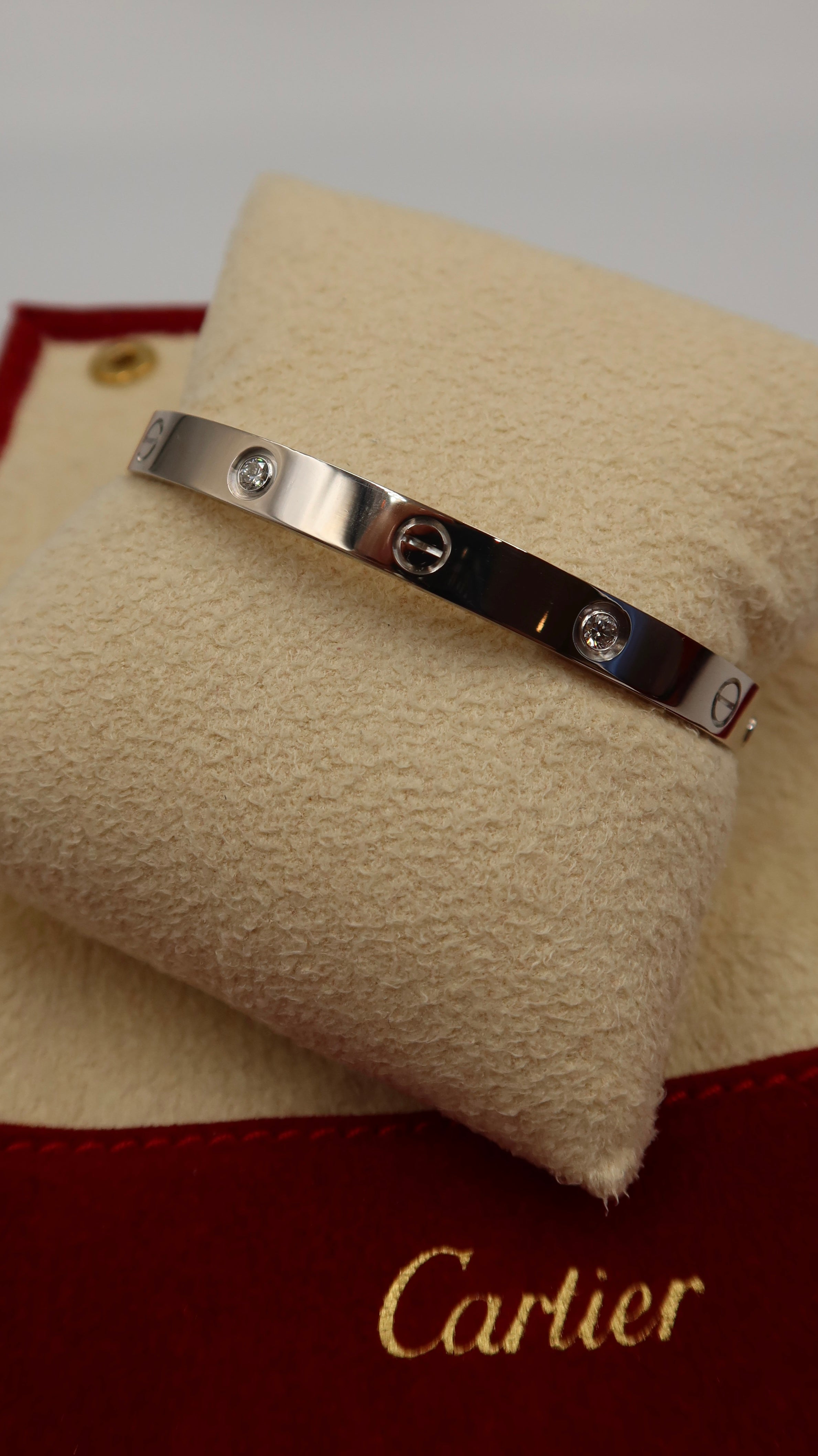 Cartier Love brace WG旧型18号 Cartier Love Bracelet Half Diamonds (WG/18)