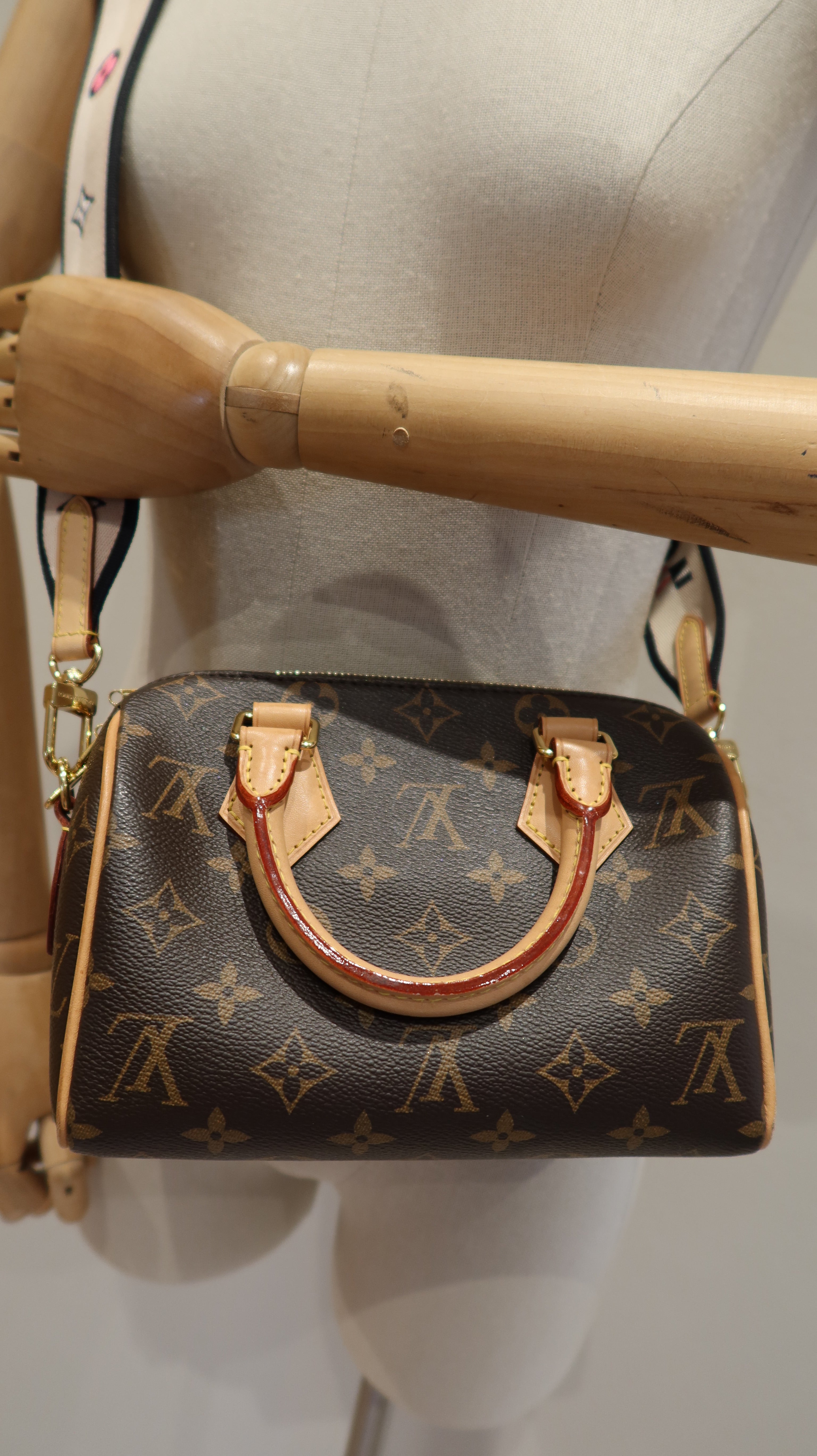 Louis Vuitton Speedy Bandoulière 20