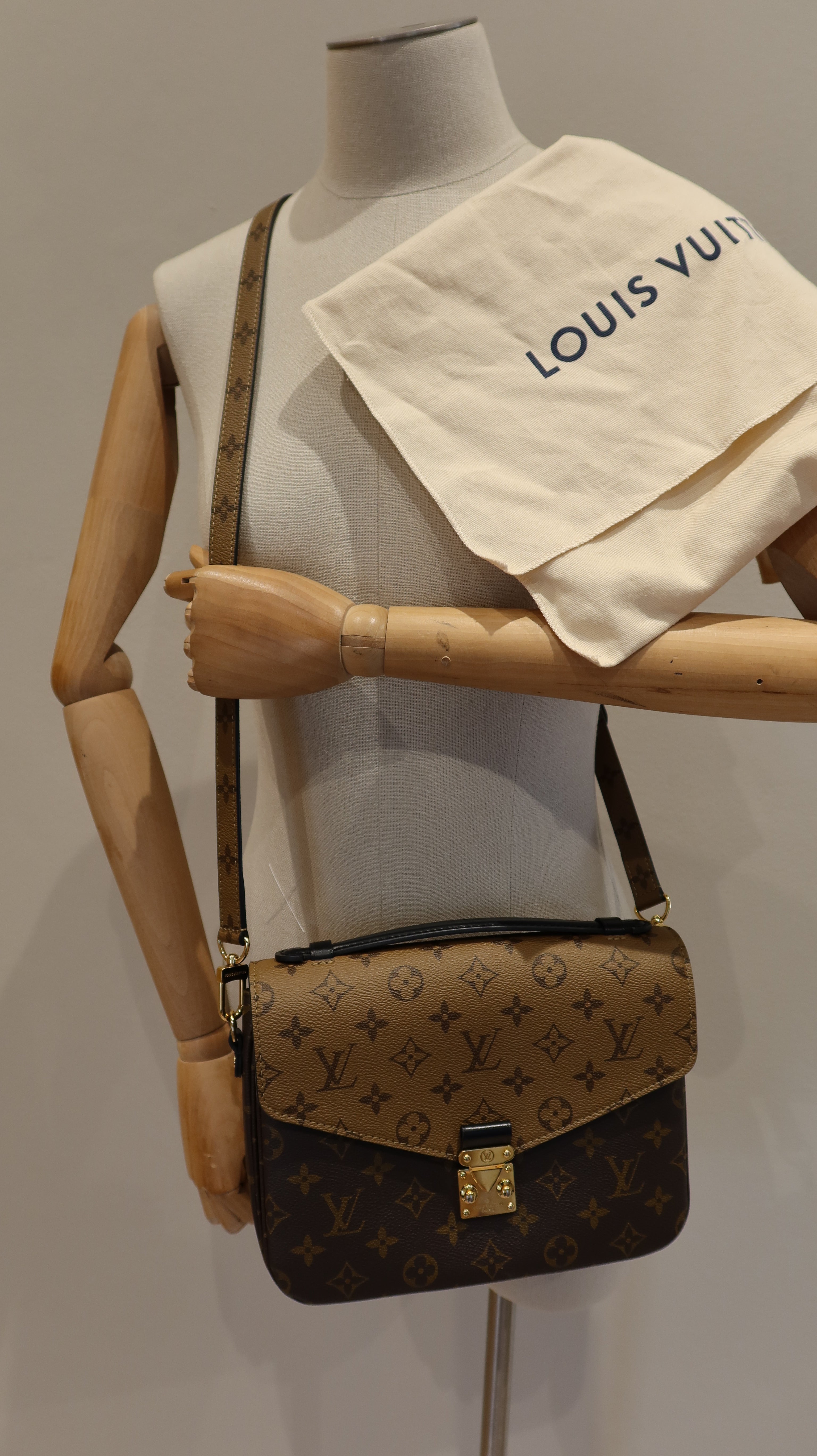 Louis Vuitton Pochette Metis