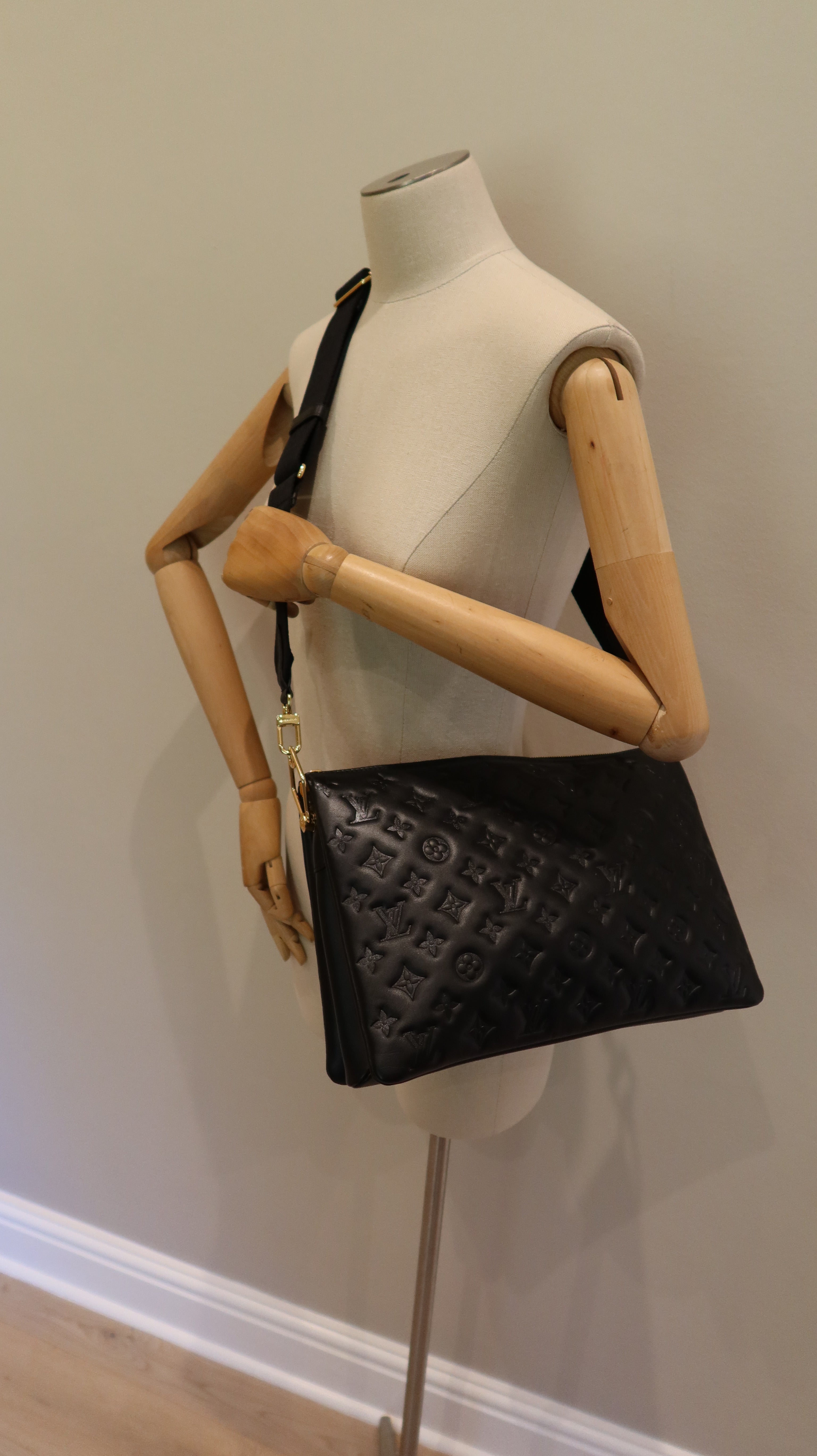 Louis Vuitton Coussin MM Bag *Full Set*